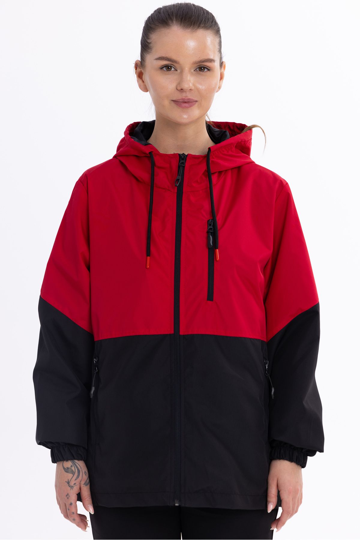 QAWWA Kadın Kırmızı-Siyah Içi Astarlı Suya Dayanıklı Kapüşonlu Cepli Spor Yağmurluk - Rüzgarlık Ceket