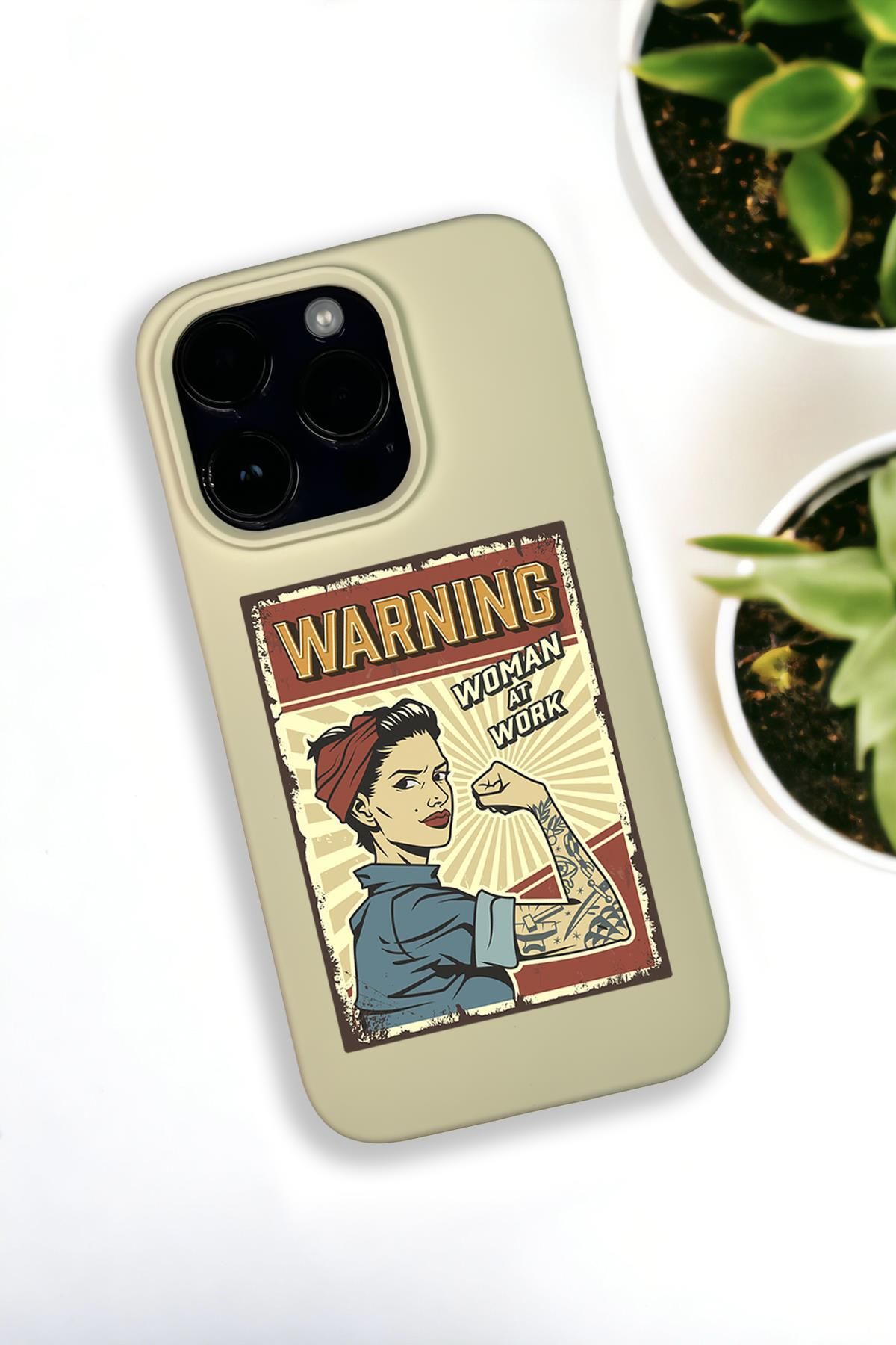 mooodcase iPhone 14 Pro Max Uyumlu Women At Work Desenli Premium Silikonlu Krem Lansman Telefon Kılıfı
