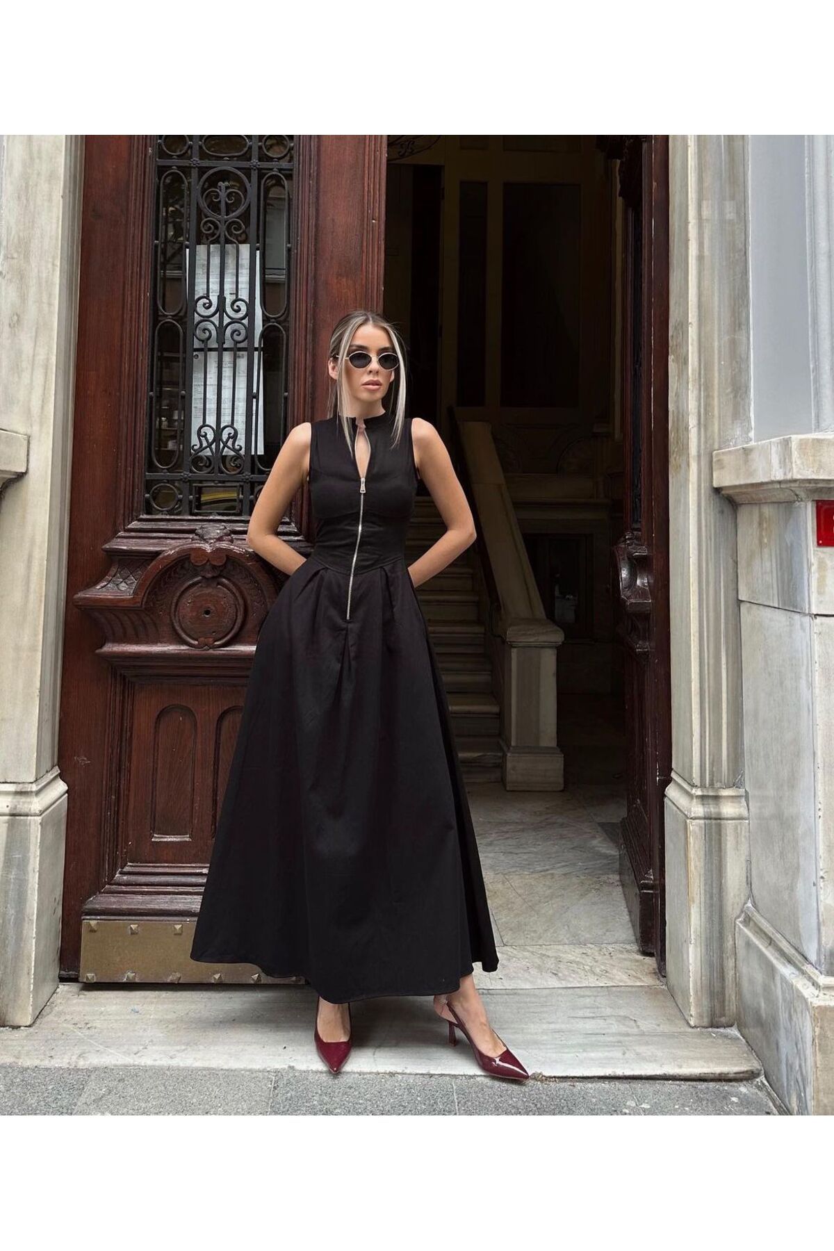 Roberto Nişantaşı Kadın Ön Fermuar Detaylı Dokuma Slim Kesim Siyah Elbise