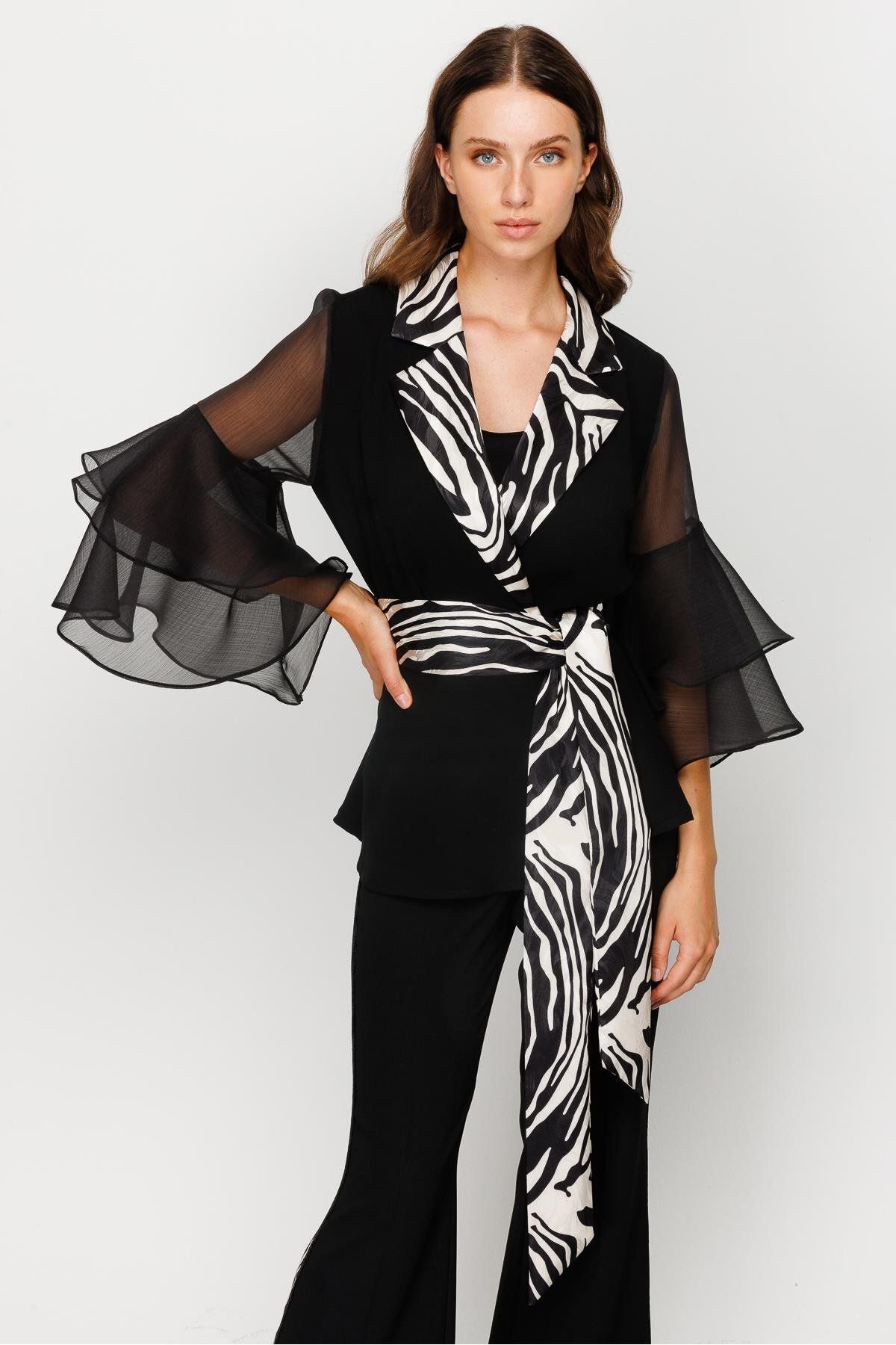 Moda İlgi Modailgi Zebra Desenli Kolları Volanlı Gömlek Siyah