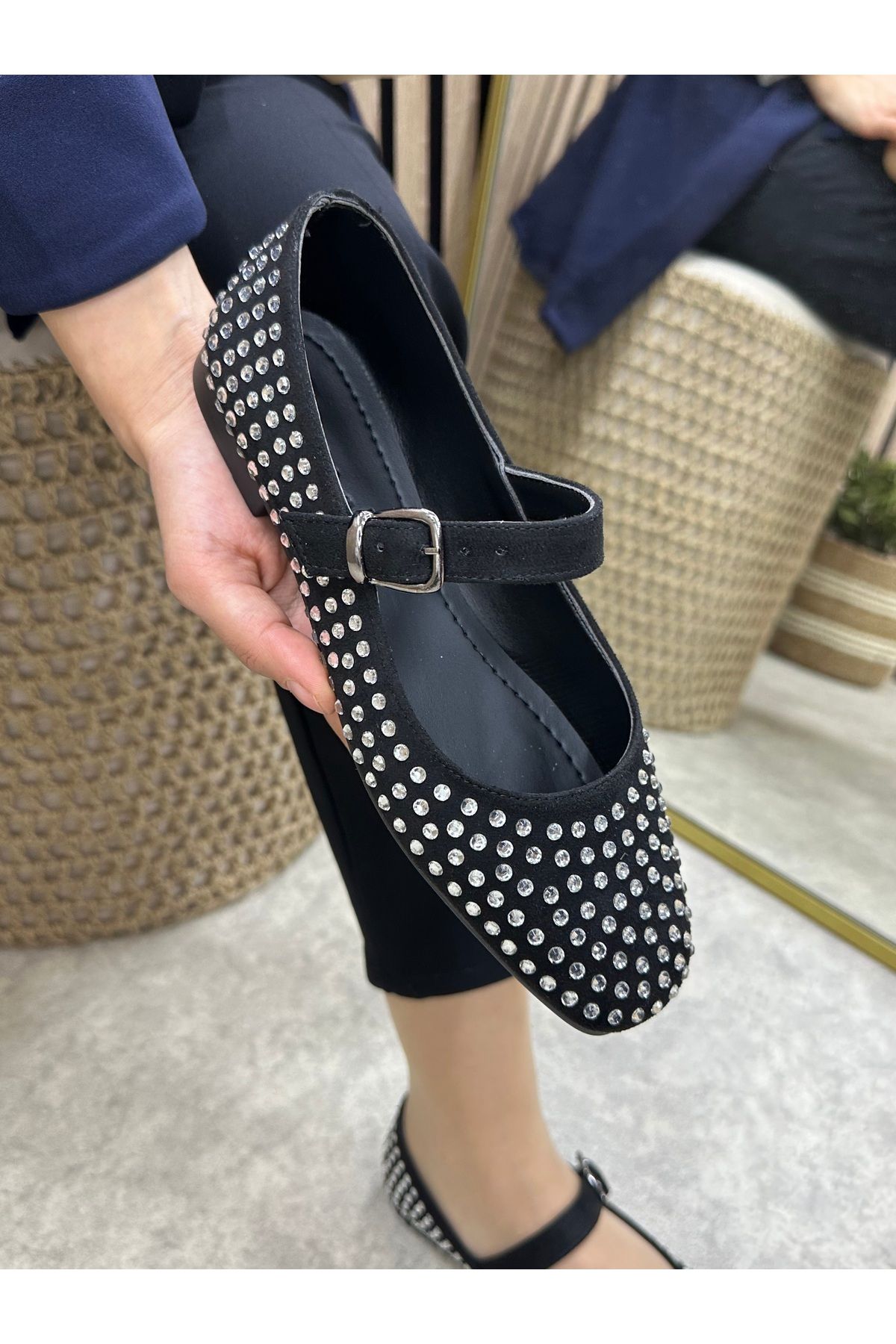 İmerShoes Günlük Kadın Taşlı Siyah Süet Babet Tokalı Alçak Topuklu Yumuşak Rahat Ayakkabı 287