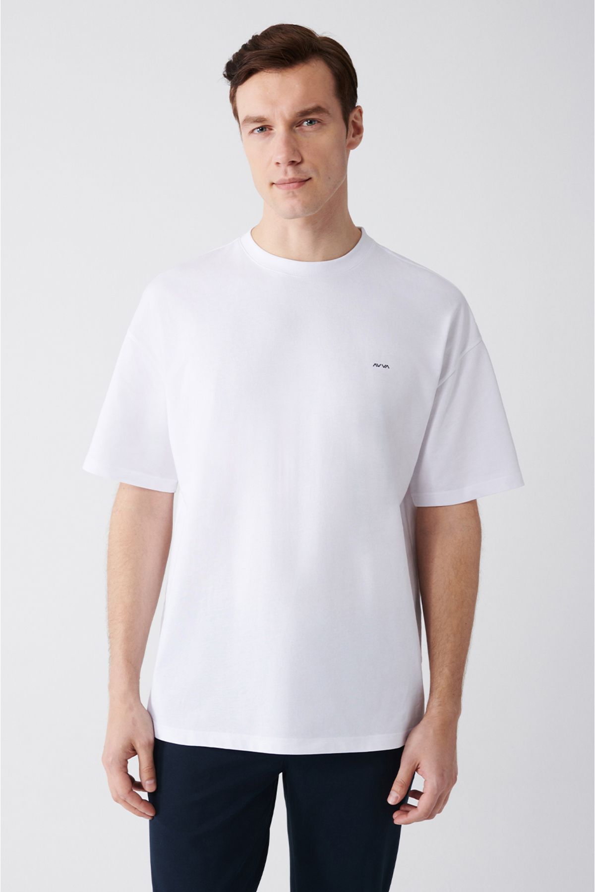Avva Erkek Beyaz Oversize %100 Pamuk Bisiklet Yaka Arkası Baskılı T-shirt A31y1135