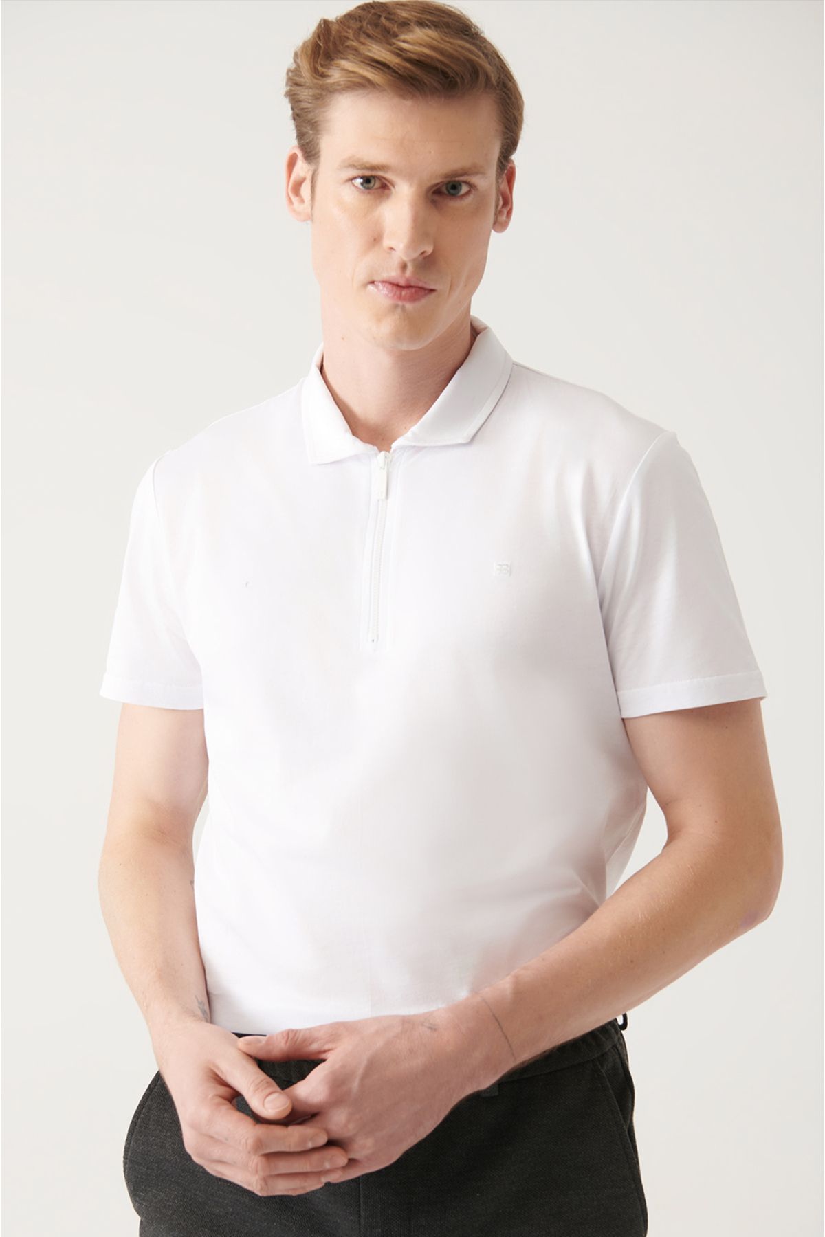Avva Erkek Beyaz %100 Pamuk Fermuarlı Regular Fit Polo Yaka T-shirt E001034