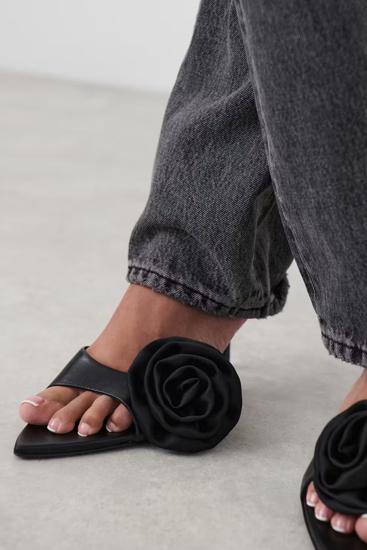 New Obsessions Siyah Saten Gül Pens Broş Ve Ayakkabı Süsü - Toka 2'li Paket
