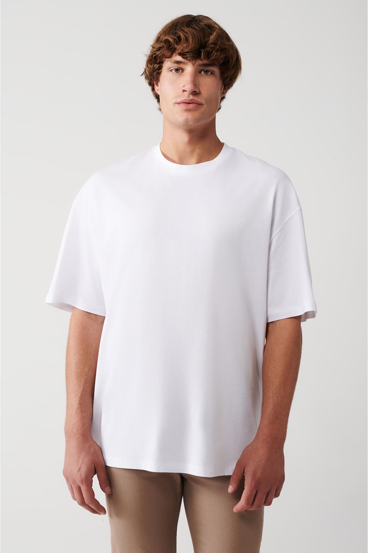 Avva Erkek Beyaz Bisiklet Yaka Oversize T-shirt B001085