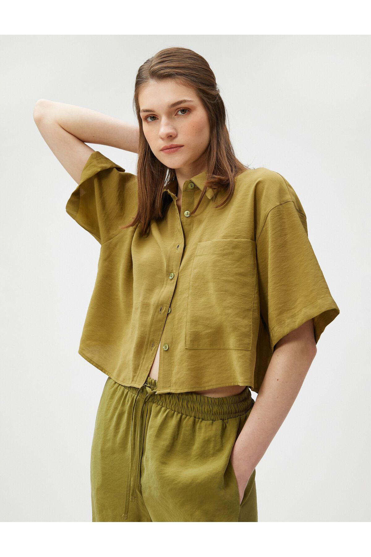 Koton Oversize Crop Gömlek Cepli Kısa Kollu Modal Karışımlı