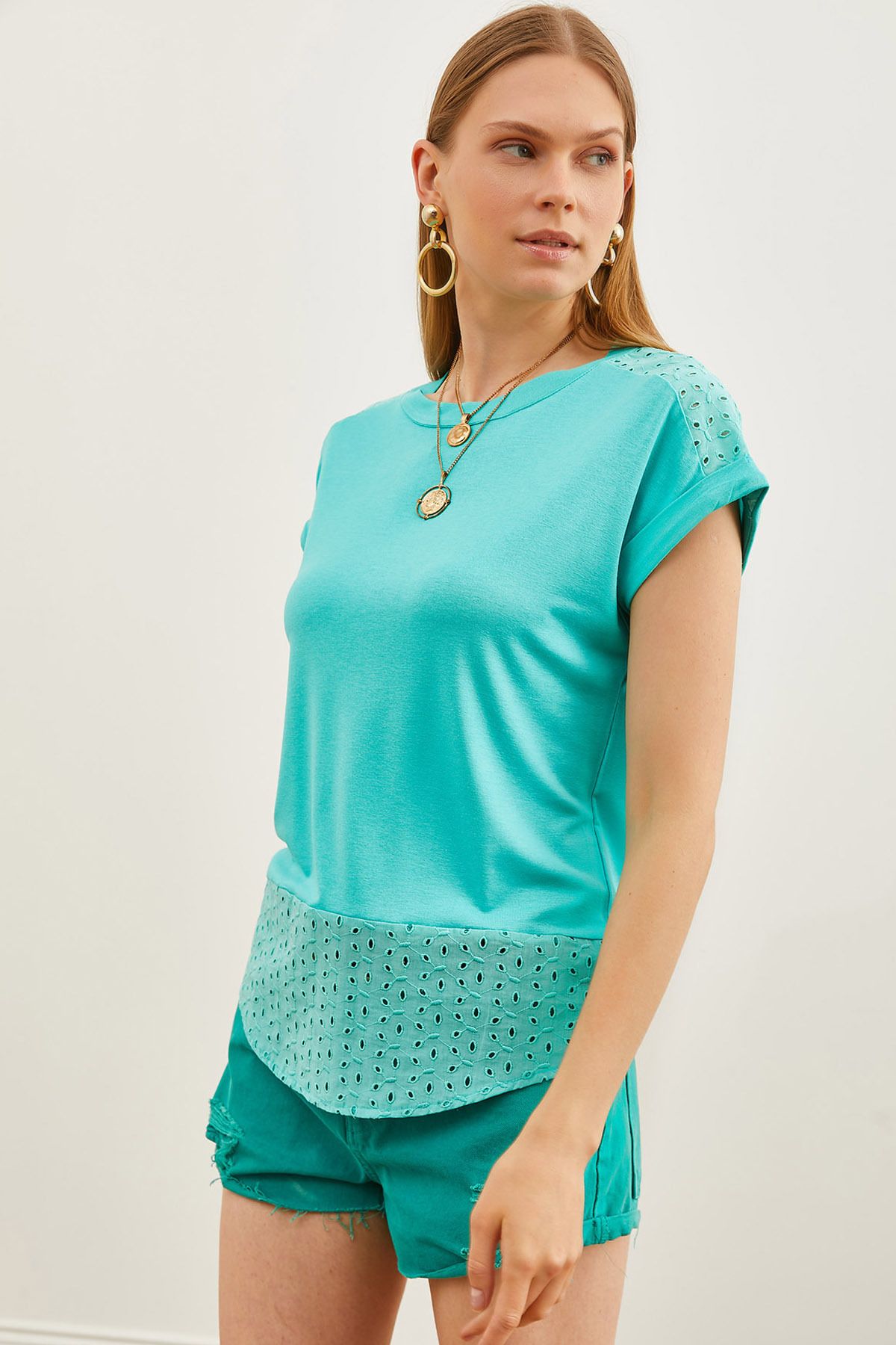 Olalook Kadın Mint Yeşili Güpür Detaylı Tişört TSH-19000190