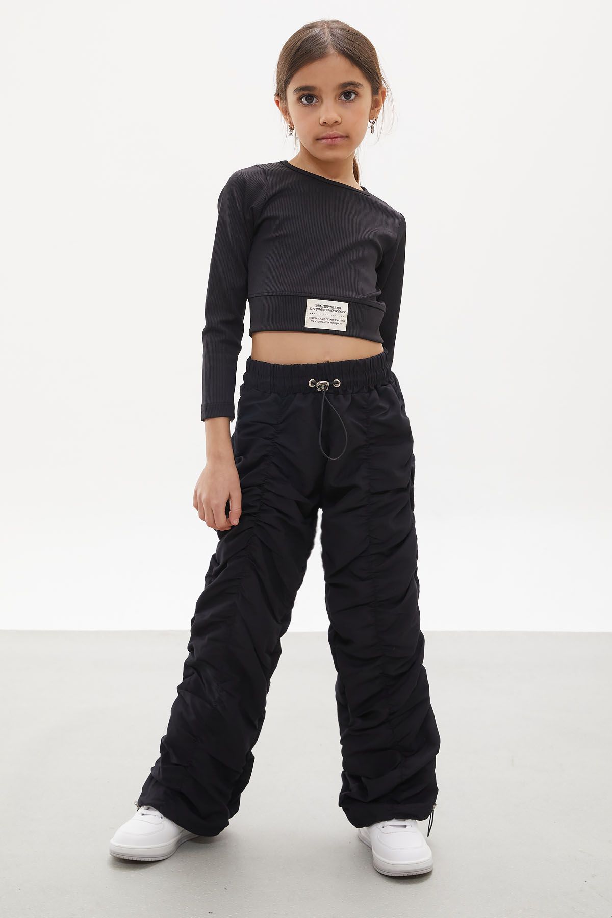 Cansın Mini Siyah Şerit Dikişli Kız Paraşüt Pantolon 18029