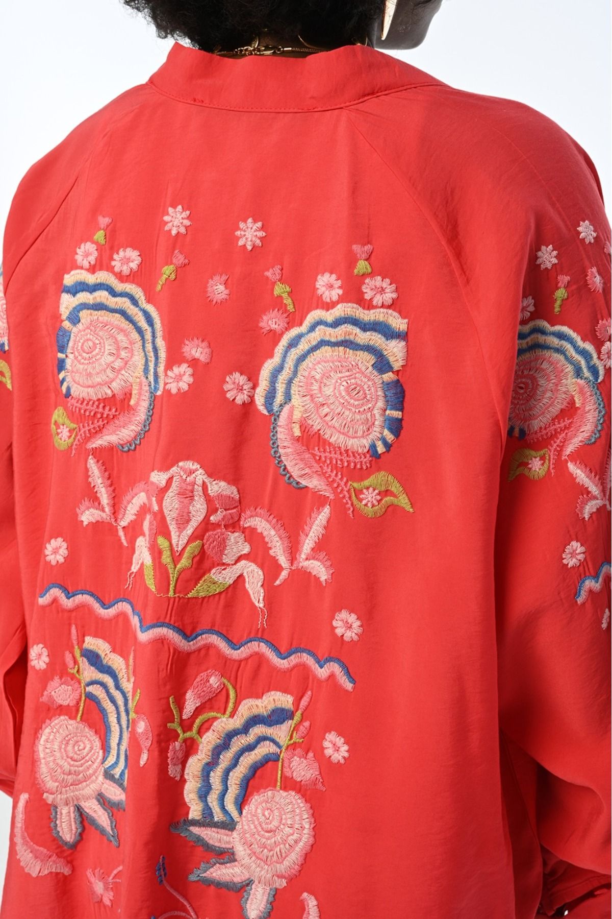 FEMELLE Kadın Mercan Komple Çiçek Nakış İşlemeli Standart Beden Oversize Kimono Ceket
