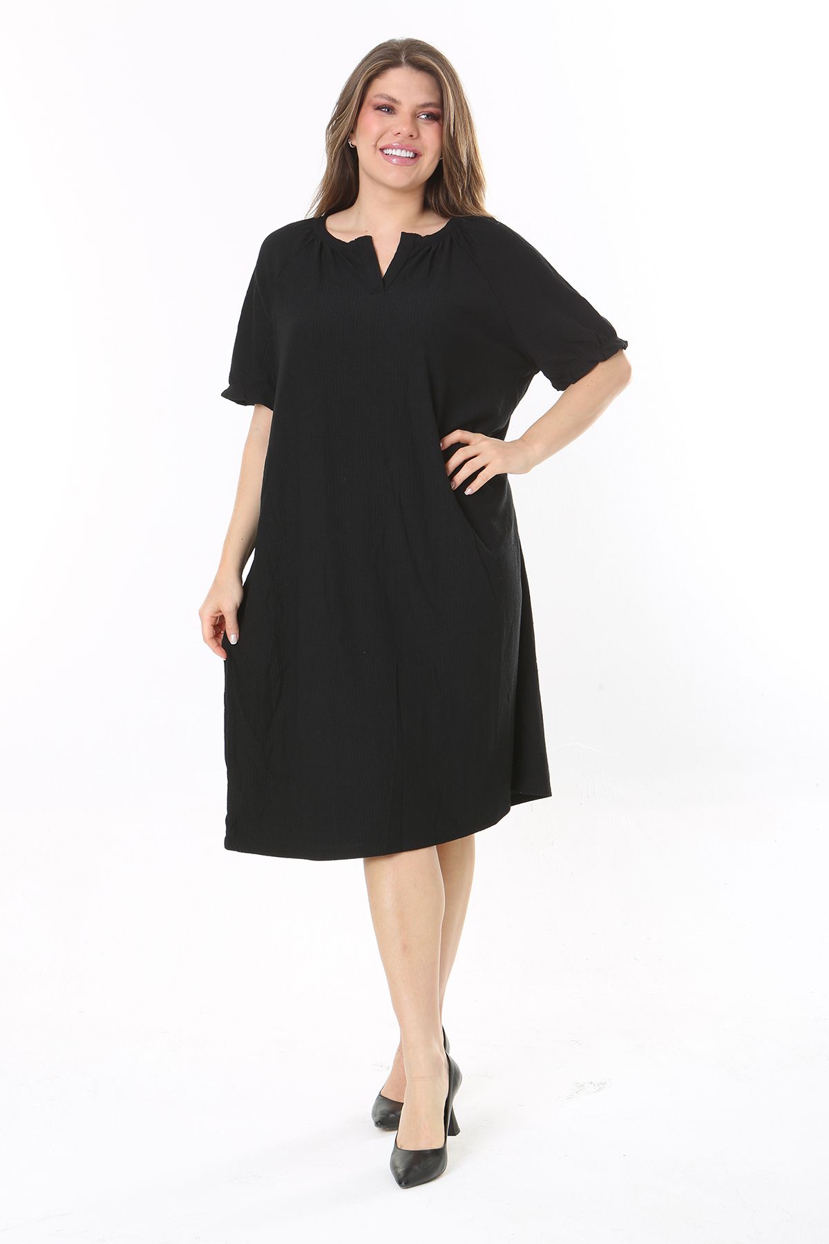 Şans Kadın Büyük Beden Siyah V Yakalı Kol Ağzı Lastikli Bürümcük Kumaş Elbise 65N37781