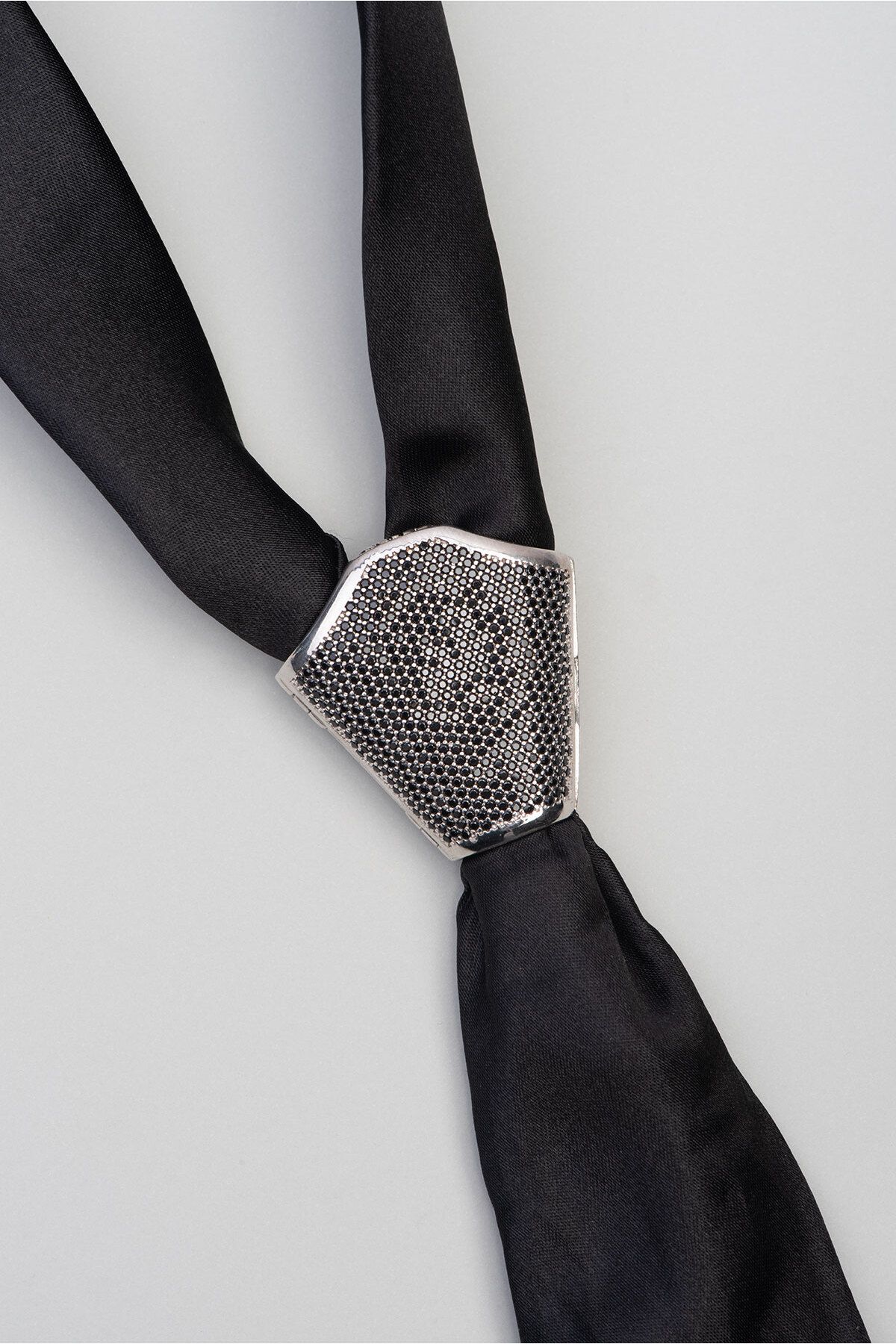 So Chic Siyah Taşlı Gümüş Tasarım Kravat Tokası