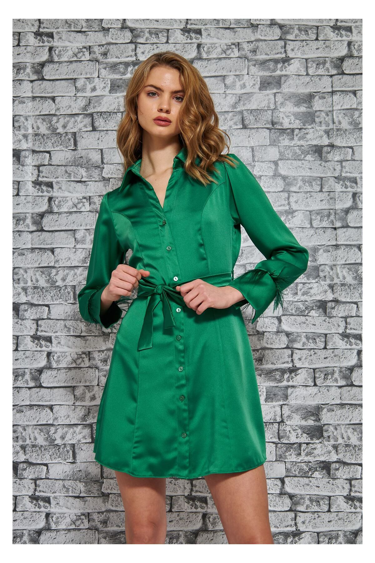 Tiffany Tomato Kolu Tüylü Saten Elbise-Yeşil
