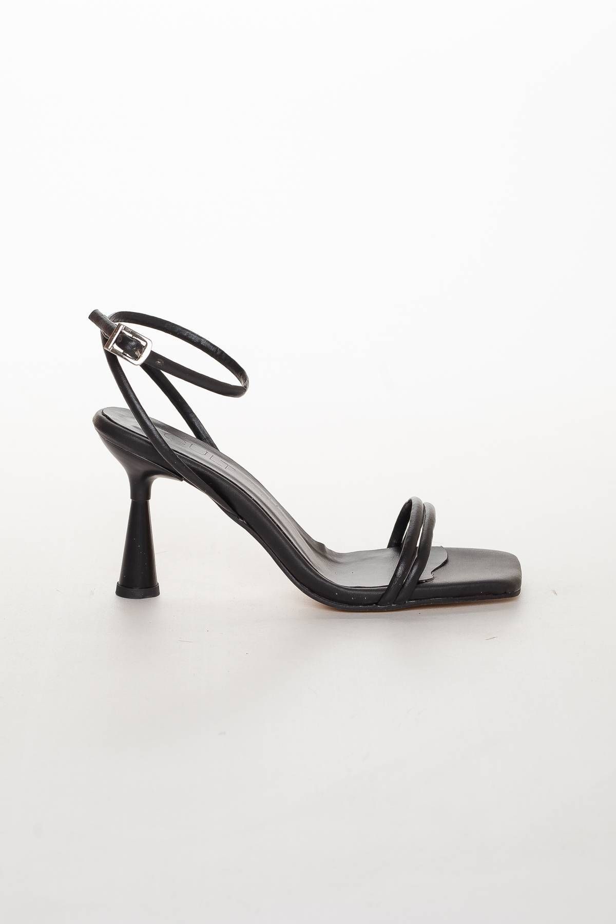 GULT Kadın Yazlık Topuklu Ayakkabı Siyah