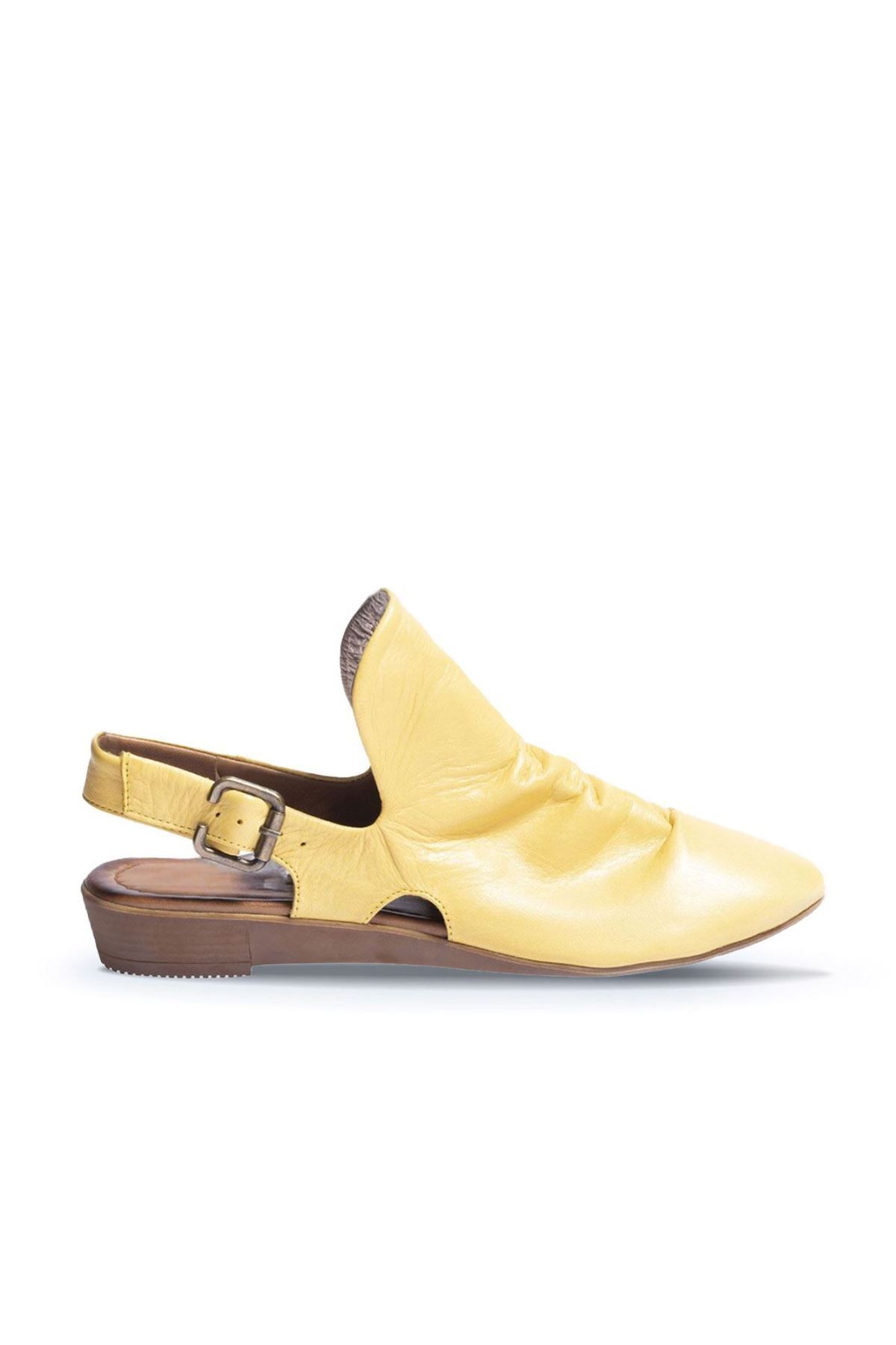 BUENO Shoes Sarı Deri Kadın Sandalet