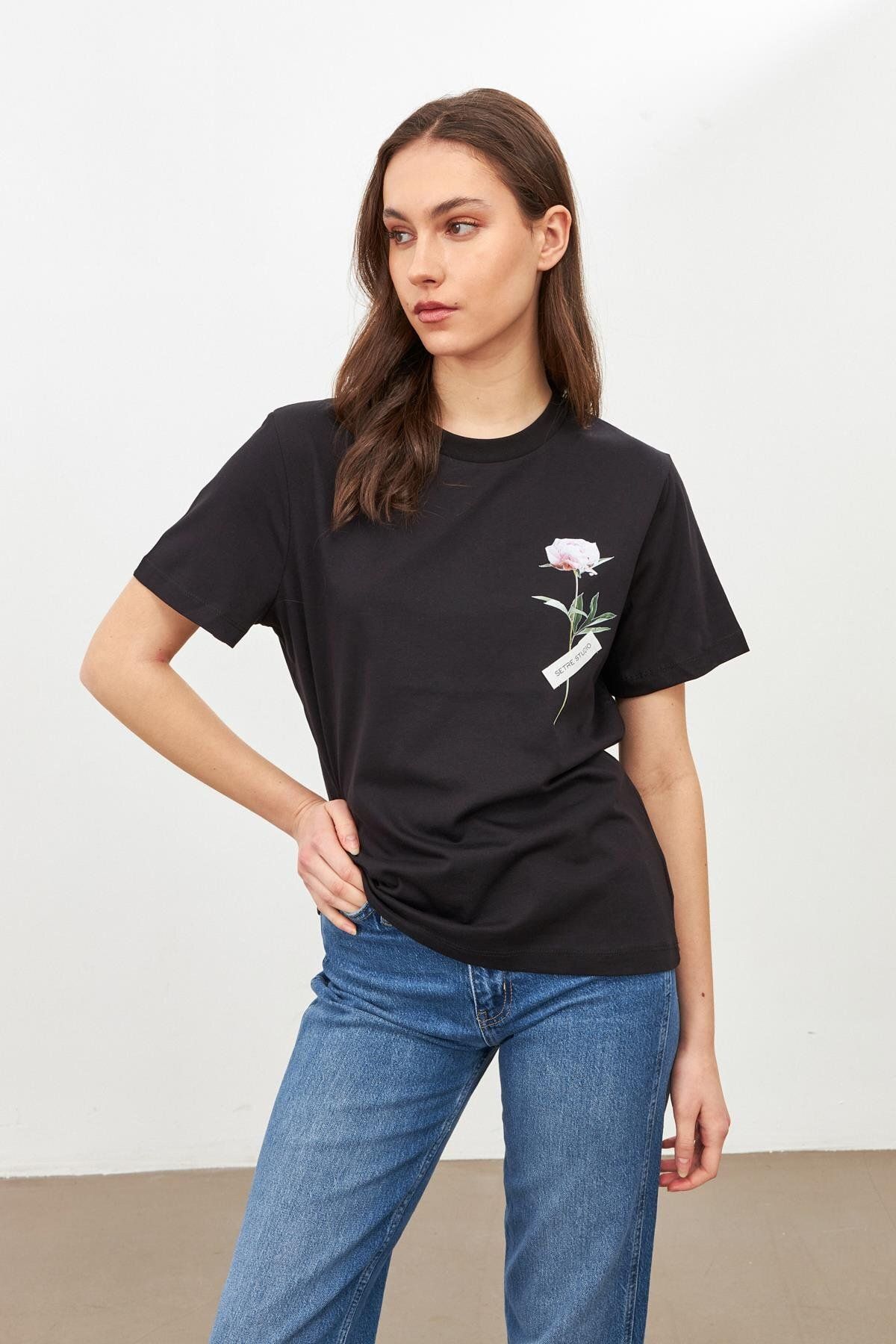 Setre Siyah Çiçek Detaylı Setre Bantlı T-Shirt