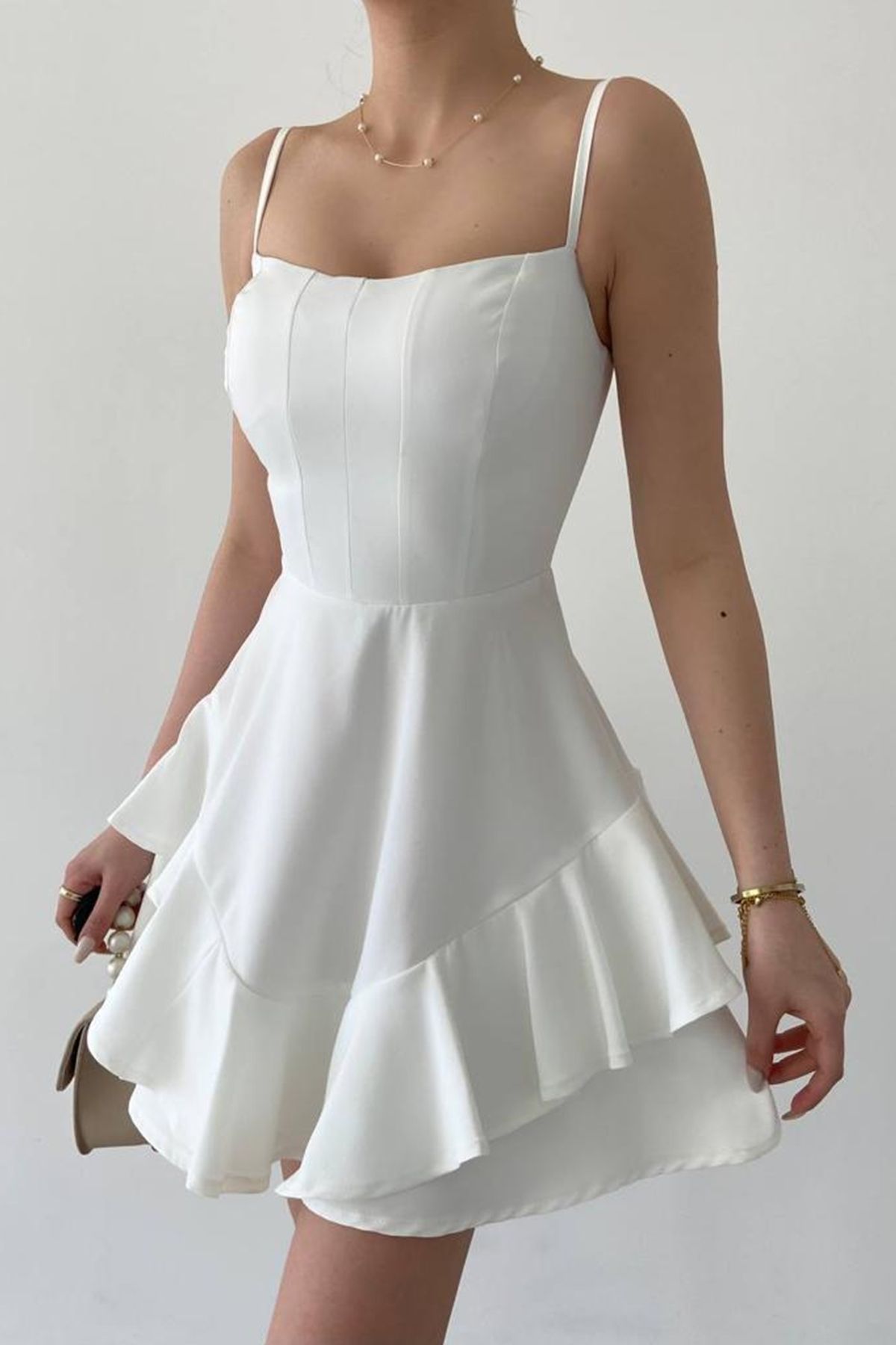 lovebox Ayarlanabilir Ince Askılı Eteği Kat Detaylı Beyaz Abiye Elbise & Beyaz Mezuniyet Elbisesi 102