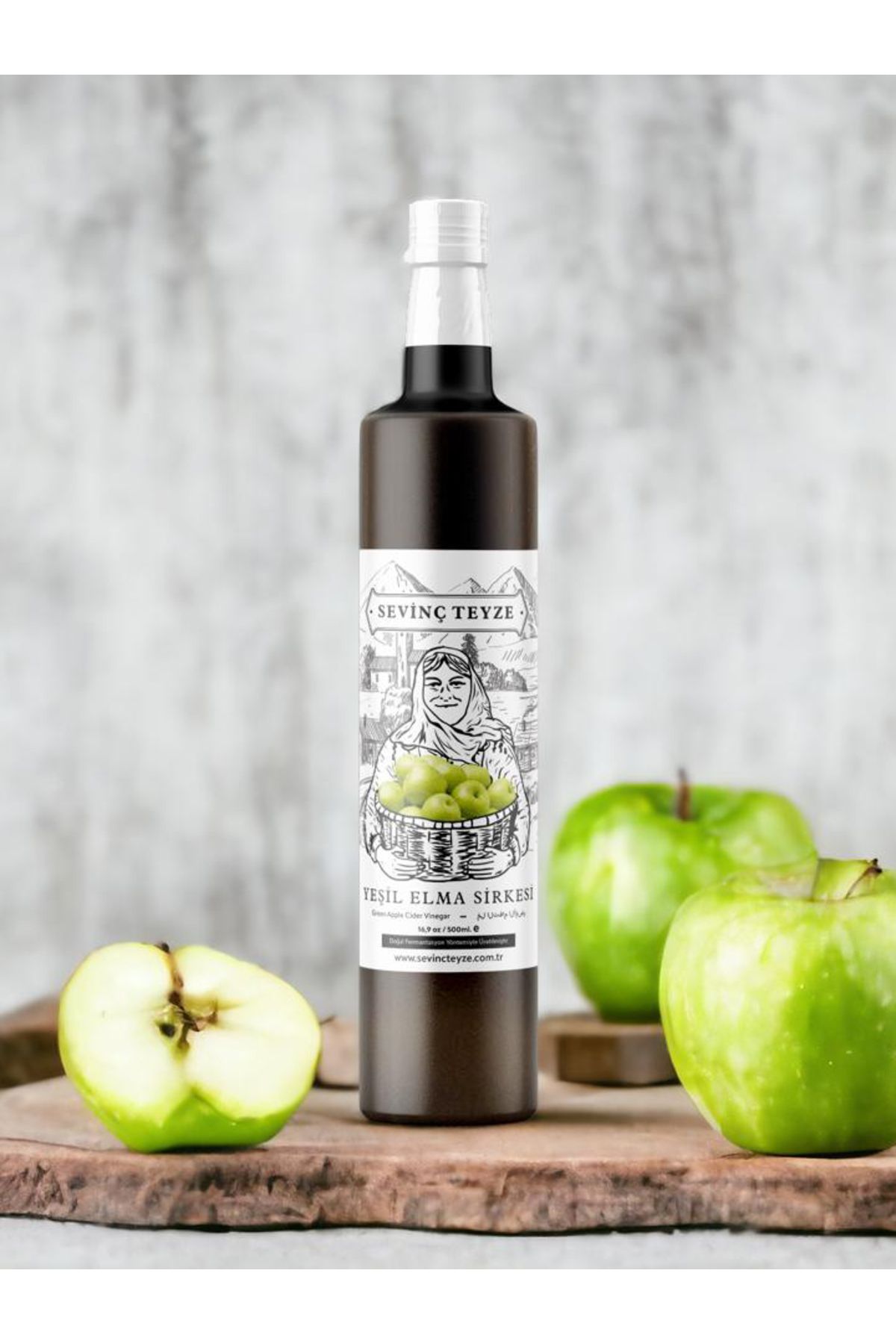 Organik Teyze Sevinç Teyze Doğal Fermantasyon Yeşil Elma Sirkesi, Green Apple Vinegar 500 Ml.