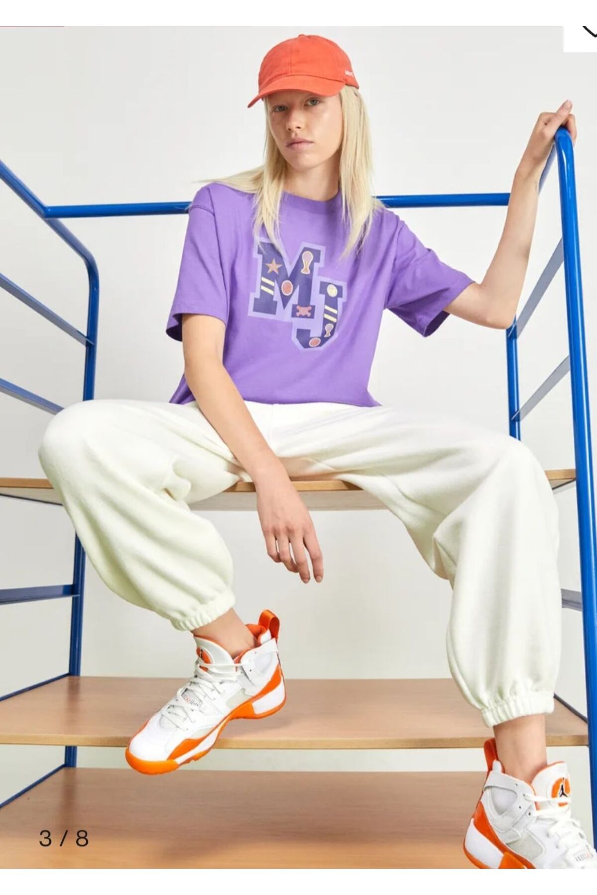Nike Jordan Short-Sleeve Graphic Tee Kadın T-Shirt FB5195-542