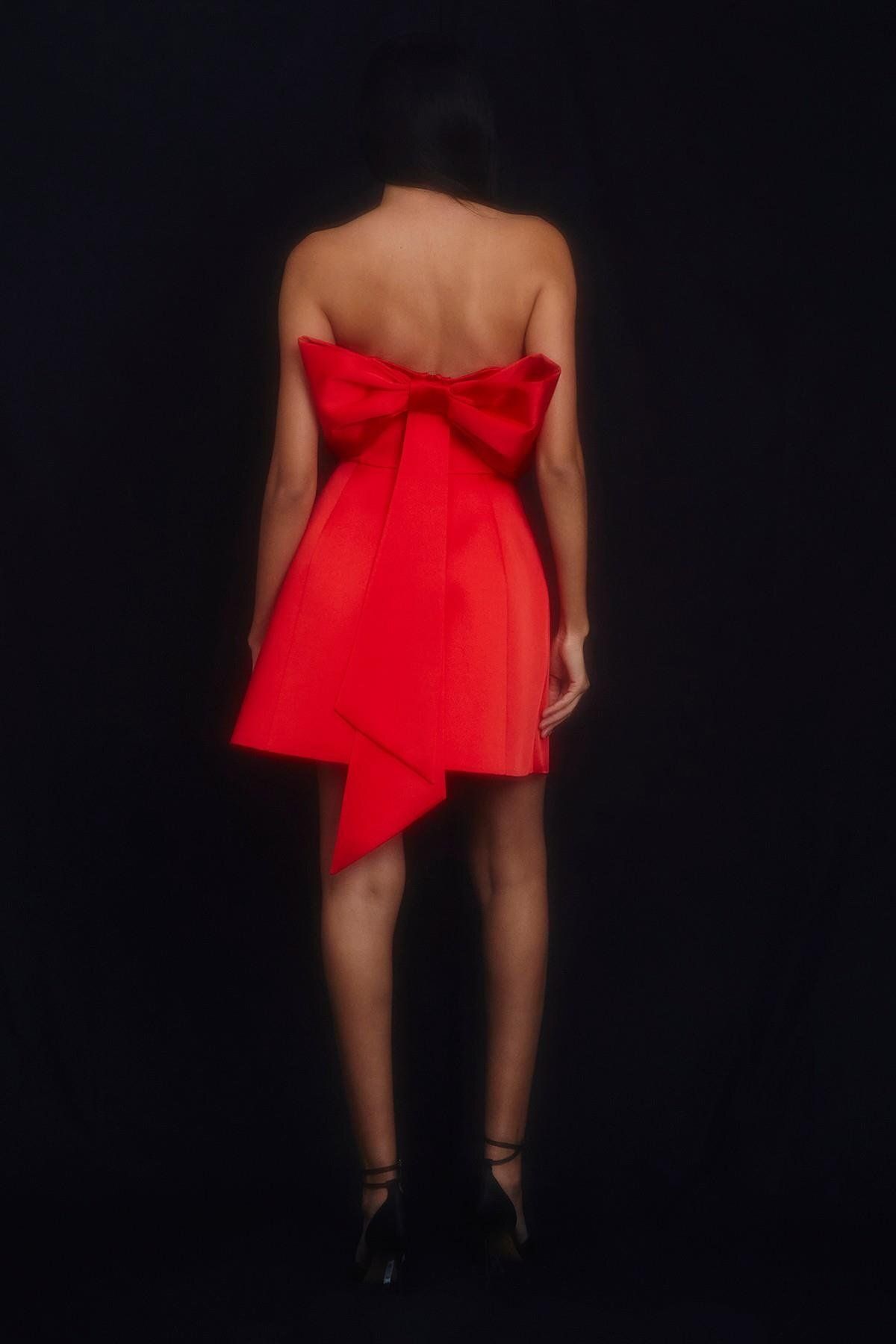 Rue Arkası Fiyonk Detaylı Kırmızı Mini Elbise