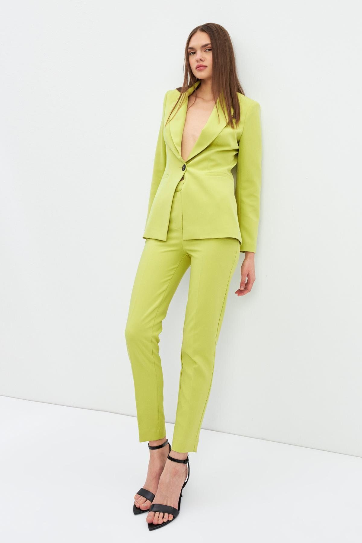 Setre Yağ Yeşili Ceket Yaka  Düğme Kapamalı  Uzun Kollu Ceket Tam Bel  Boru Paça Pantolon