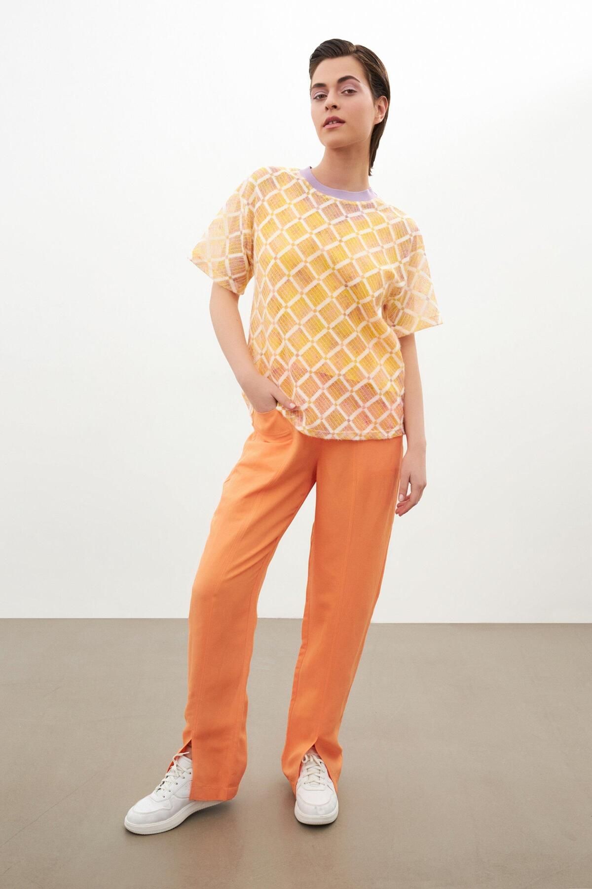 Setre Sarı-Lila Tül Detaylı Desenli Bluz