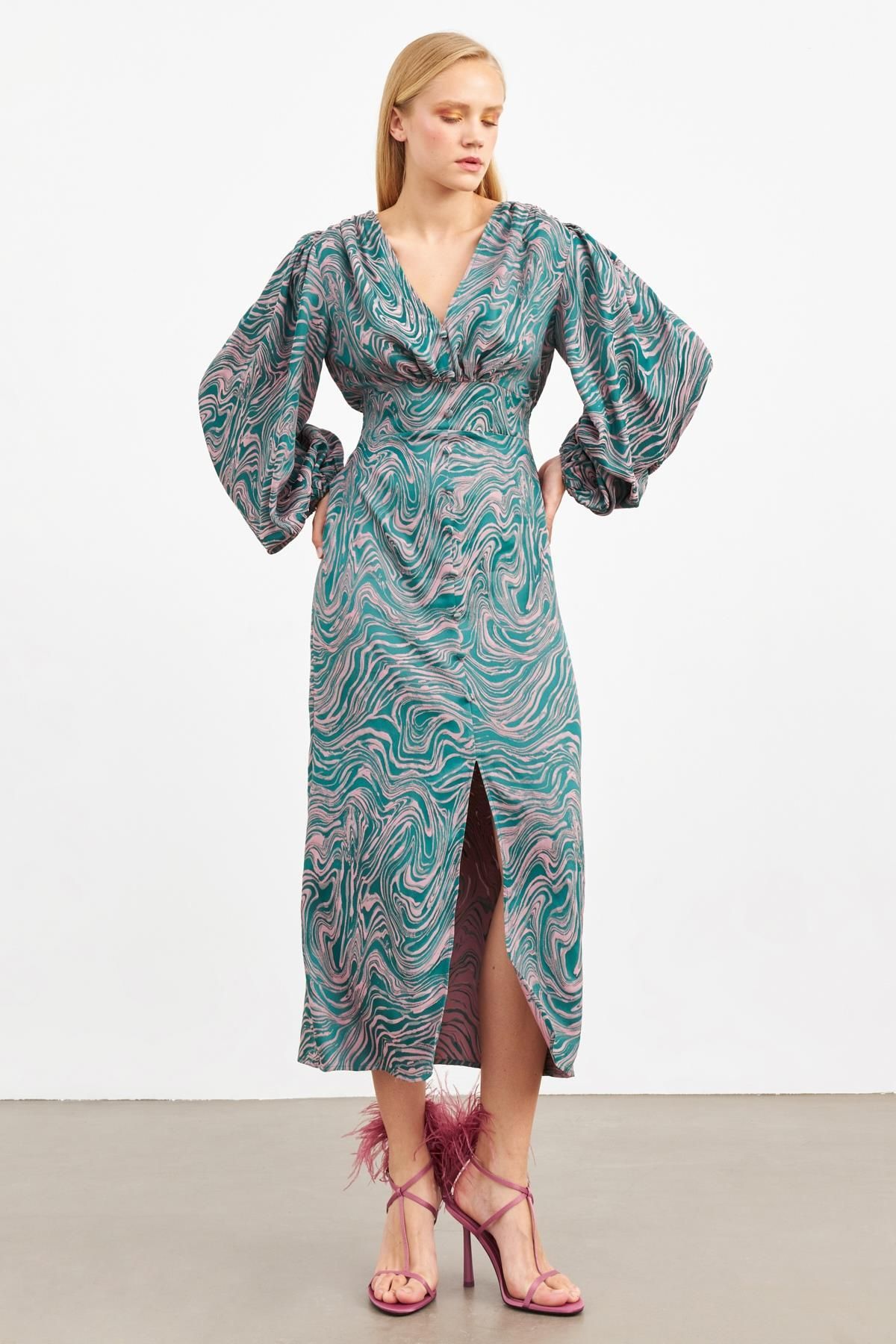 Setre Yeşil-Pudra Batik Desenli V Yaka Düğmeli Elbise