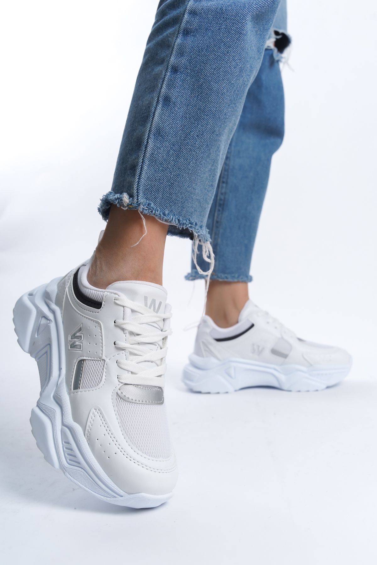 ayakkabıhavuzu Kadın Beyaz Gümüş Bağcıklı Günlük Rahat Tarz Taban Sneaker