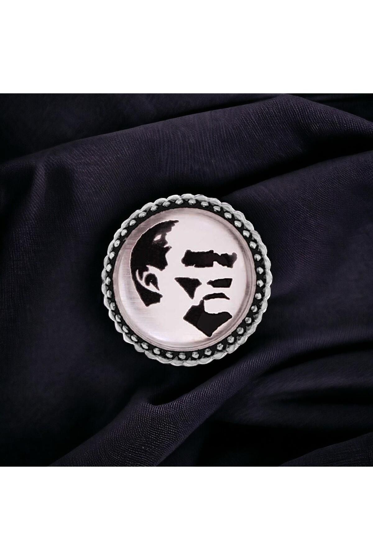 SilverPlus Beyaz Zemin Üzeri Atatürk Silüeti Gümüş Rozet