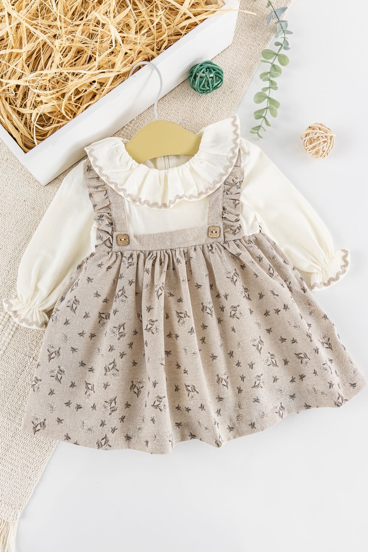 Babymod Çiçek Desenli Fırfırlı Keten Kız Bebek Elbise