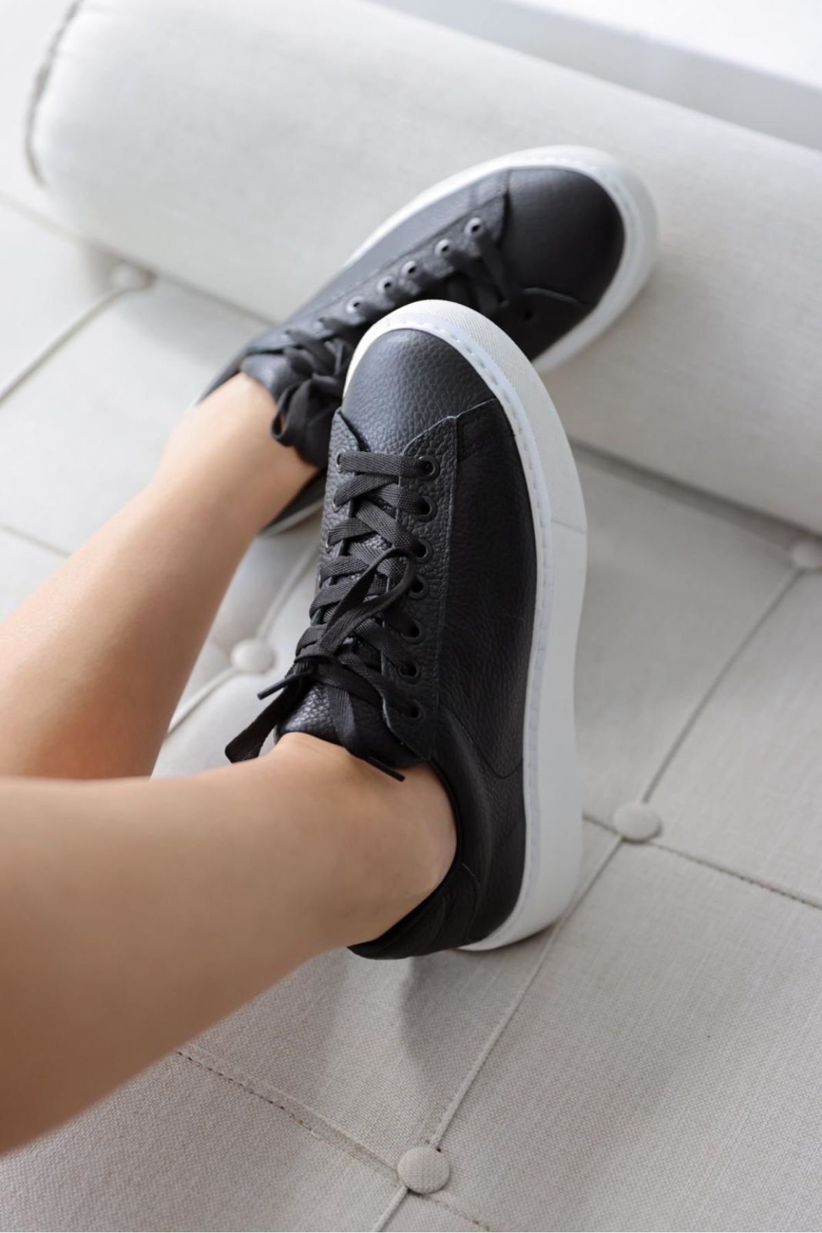 selinshoes Carly Hakiki Deri Bağcıklı Kadın Spor Ayakkabı -  SİYAH BEYAZ