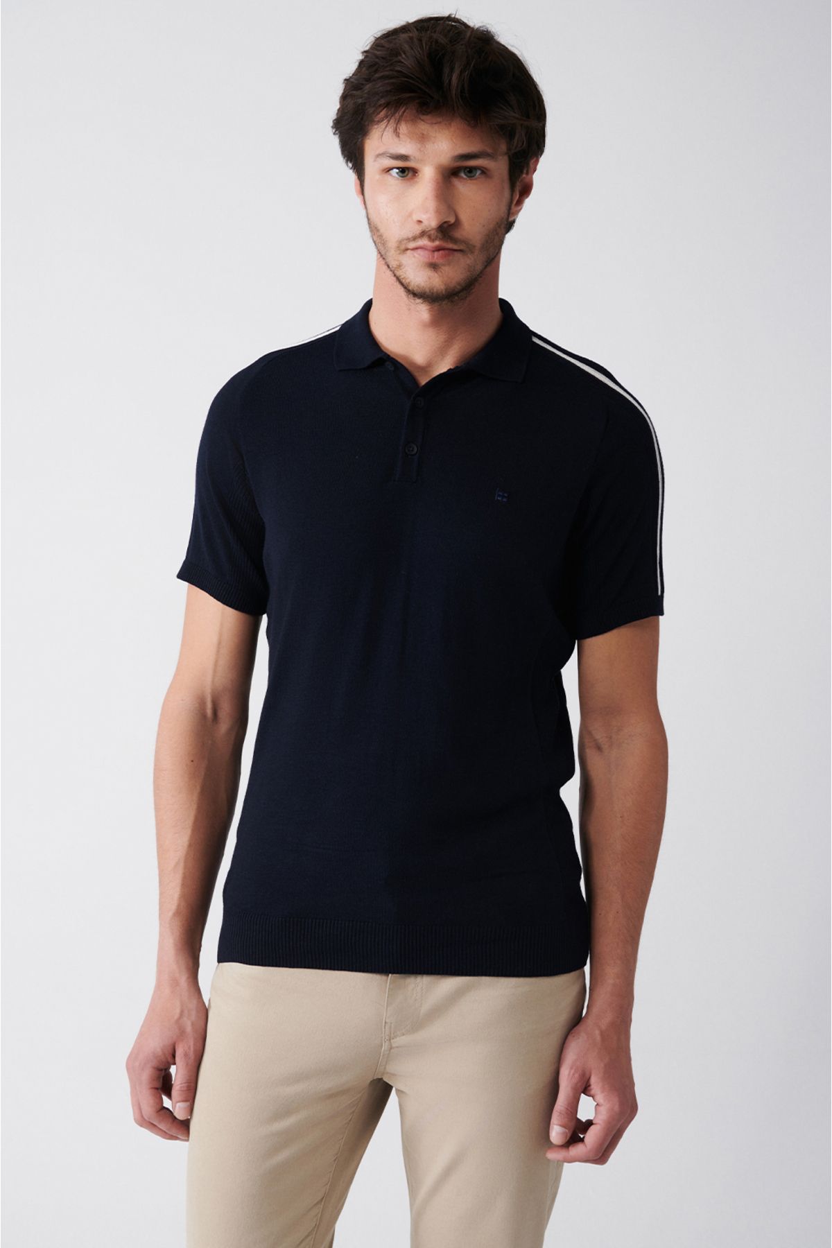 Avva Erkek Lacivert Polo Yaka Omuzu Çizgi Detaylı Ribanalı Regular Fit Triko T-shirt A31y5105