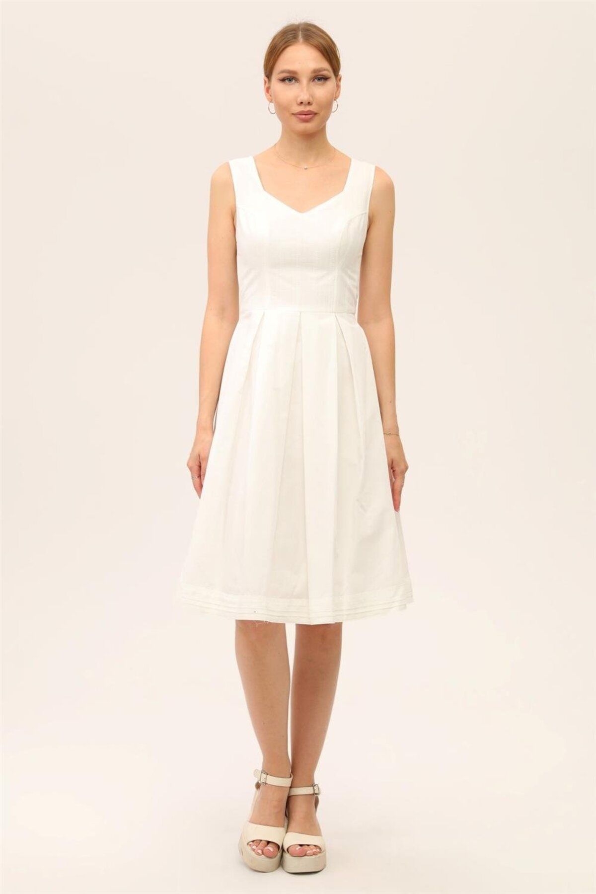 Home Store Elbise V Yaka Poplin Eteği Nervürlü - Beyaz