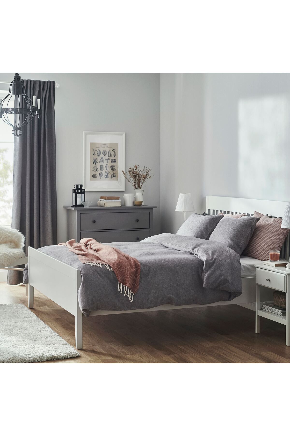 IKEA çift kişilik nevresim seti, koyu gri-beyaz, 240x220/50x60 cm saf pamuktan yapılmıştır