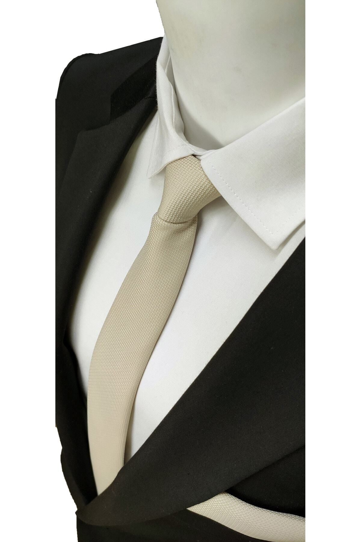 Elegante Cravatte Ekru Armürlü Desen Kravat ve Mendil Seti