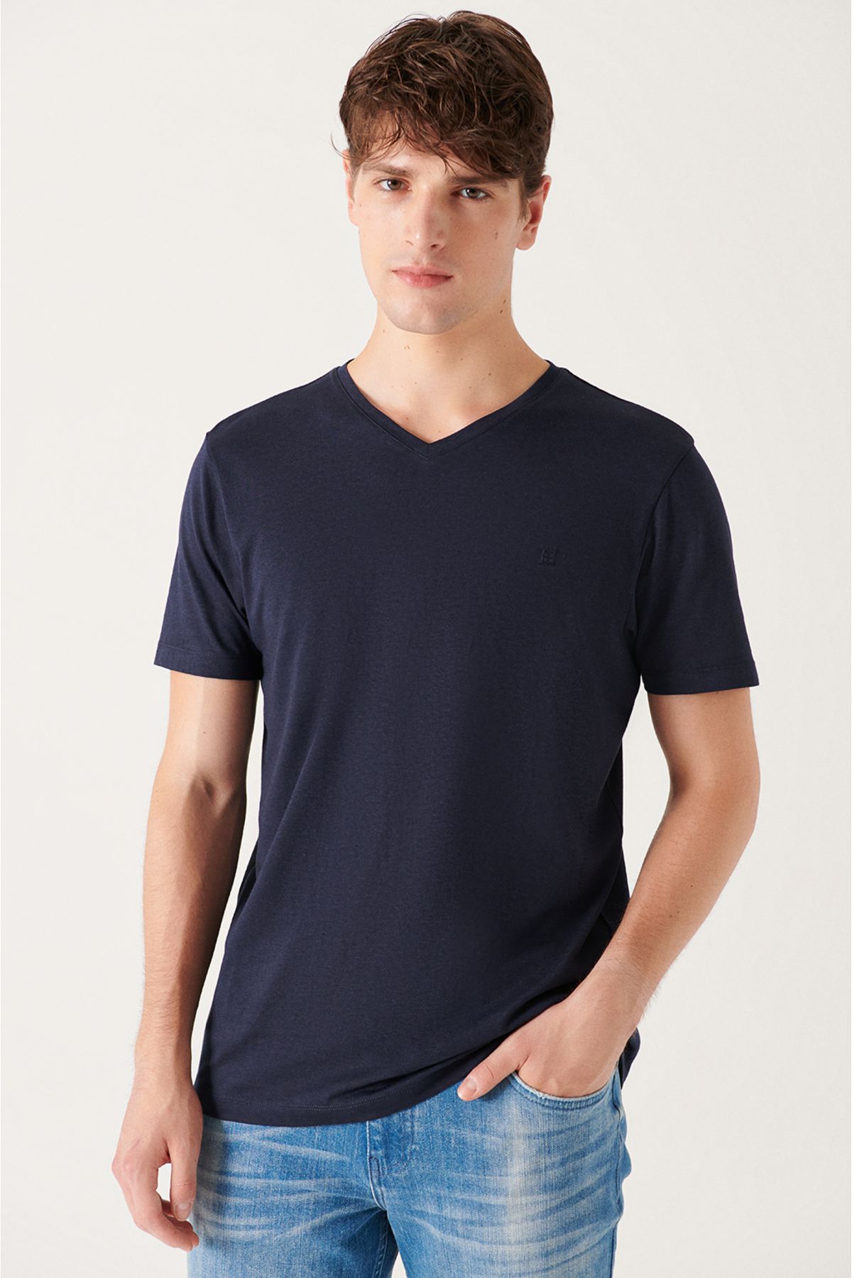 Avva Erkek Lacivert Ultrasoft V Yaka Modal Slim Fit Dar Kesim T-shirt E001173