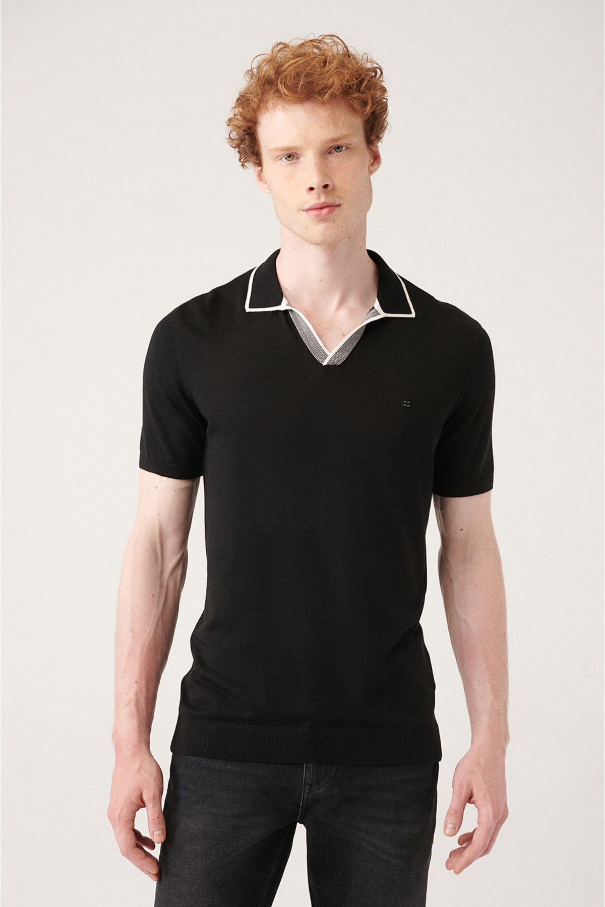Avva Erkek Siyah Düğmesiz Polo Yaka Patı Çizgi Detaylı Ribanalı Regular Fit Triko T-shirt A31y5110