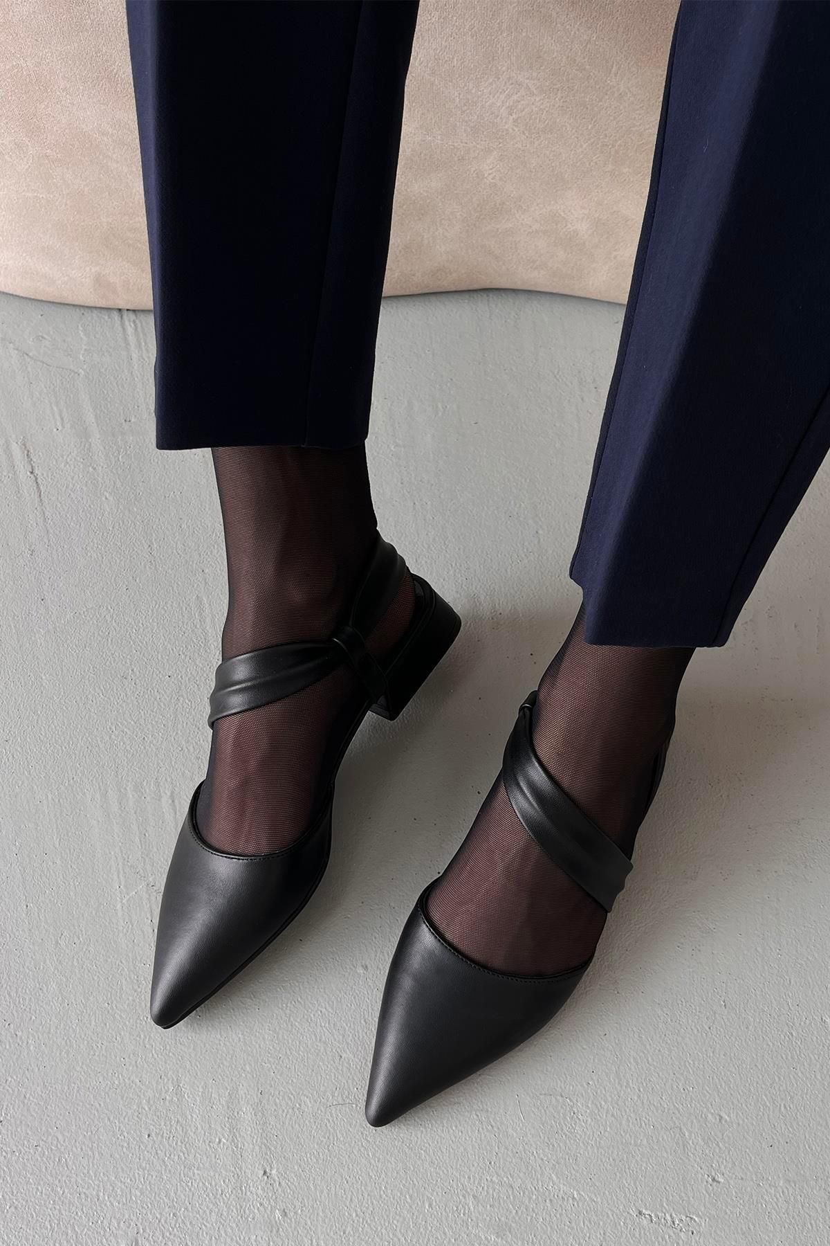 Straswans Martha Kadın Topuklu Deri Sandalet Siyah