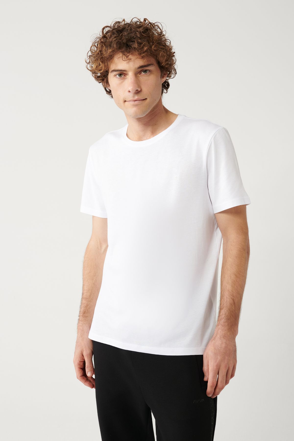 Avva Erkek Beyaz Ultrasoft Bisiklet Yaka Düz Regular Fit Modal T-shirt B001171