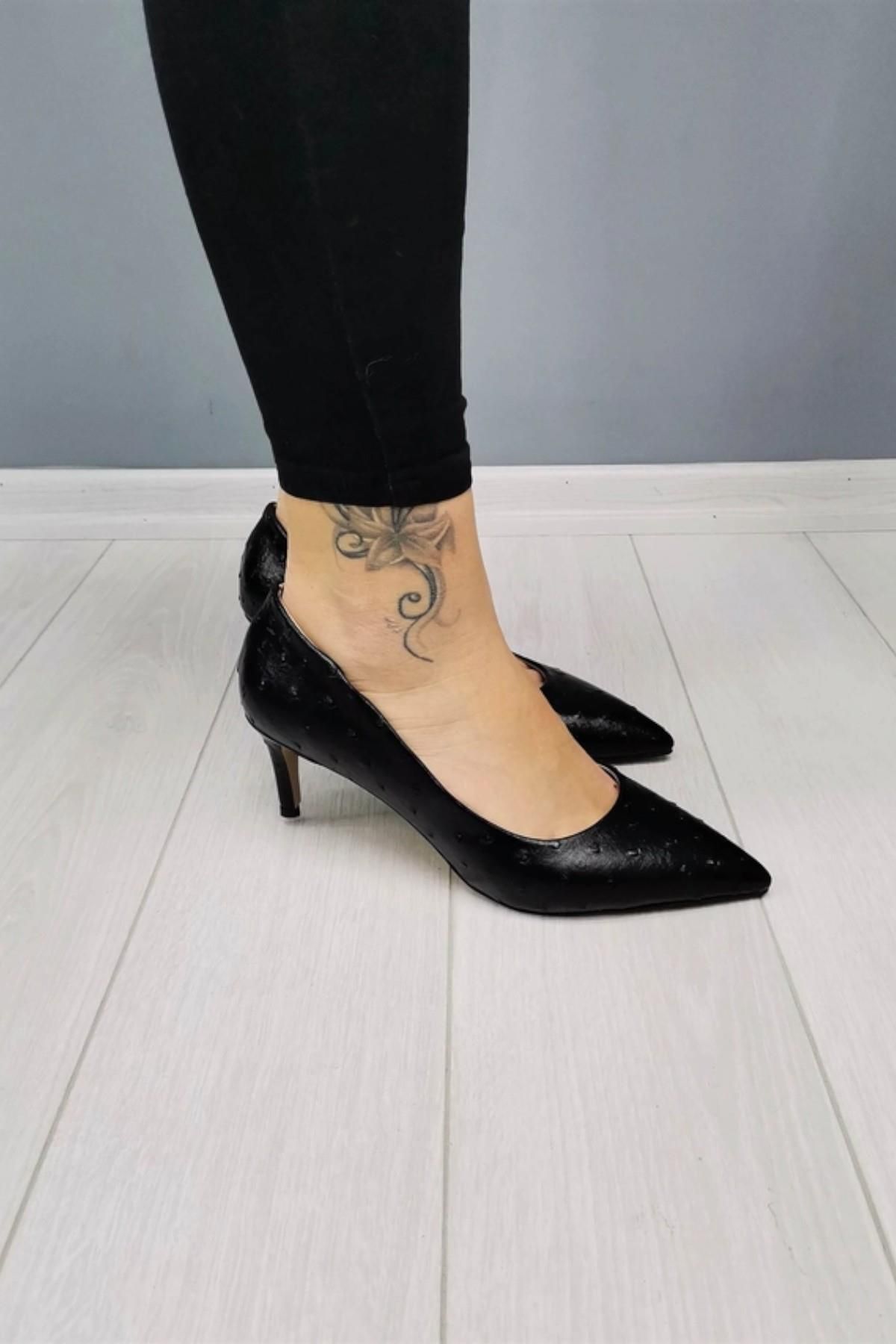 CassidoShoes Özel Tasarım Devekuşu Baskılı Siyah Kısa Topuklu Ayakkabı Ve Çanta