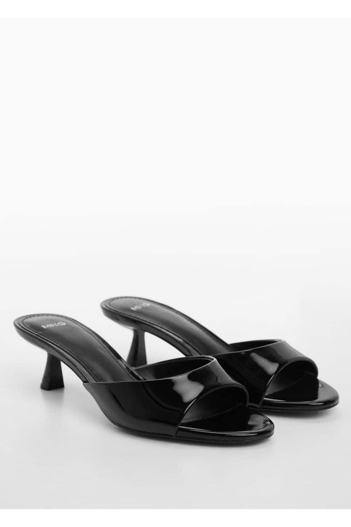 MANGO Rugan görünümlü topuklu sandalet