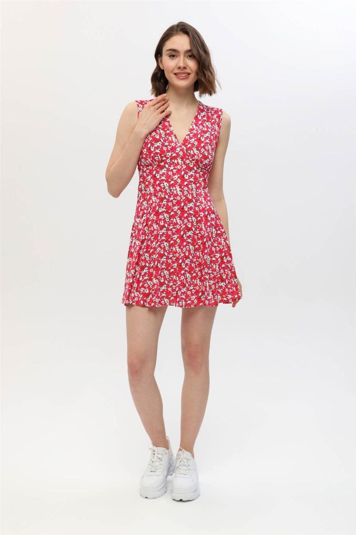Home Store Elbise V Yaka Kolsuz Şortlu Kır Çiçek Desenli - Fushia