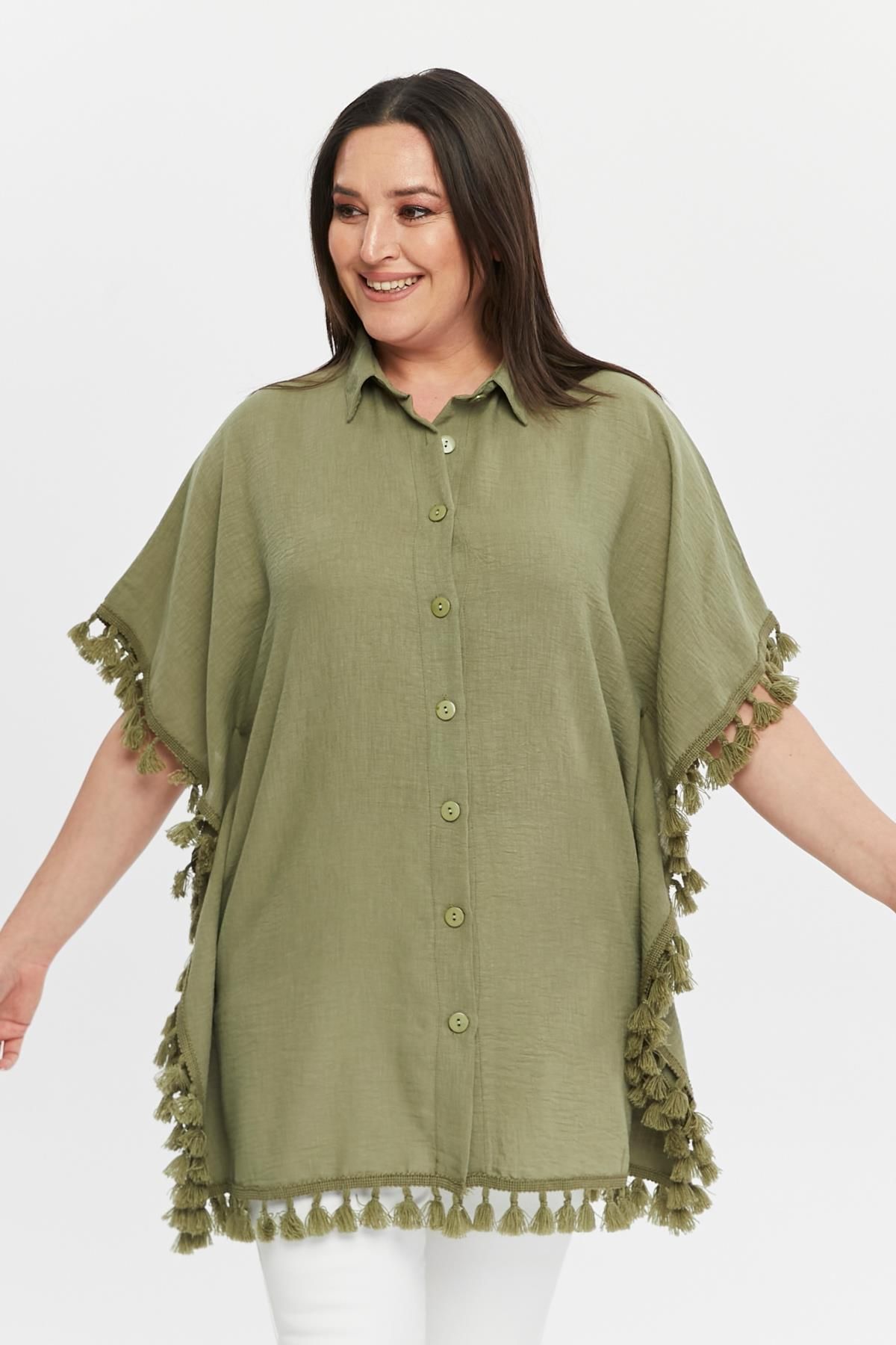 Ebsumu Kadın Büyük Beden Ekstra Rahat Kalıp Püskül Detaylı Yeşil Panço & Gömlek