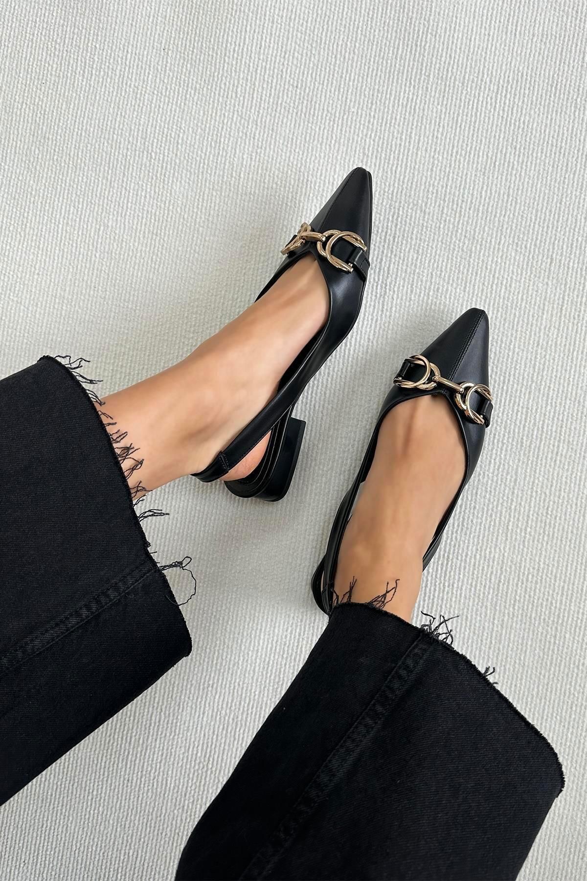 Straswans Suzi Kadın Toka Detay Deri Ayakkabı Siyah