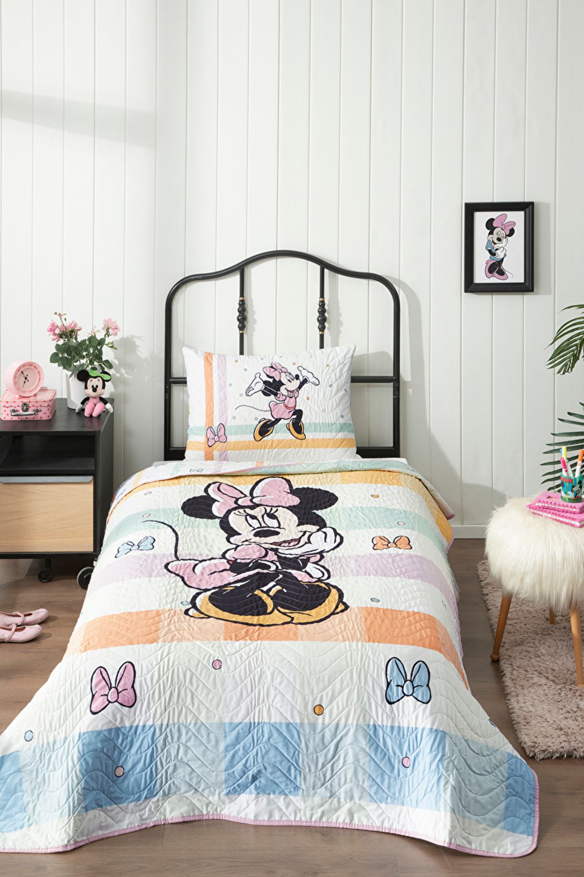 Özdilek Minnie Mouse Happy Tek Kişilik Disney Lisanslı Çocuk Yatak Örtüsü 160x230