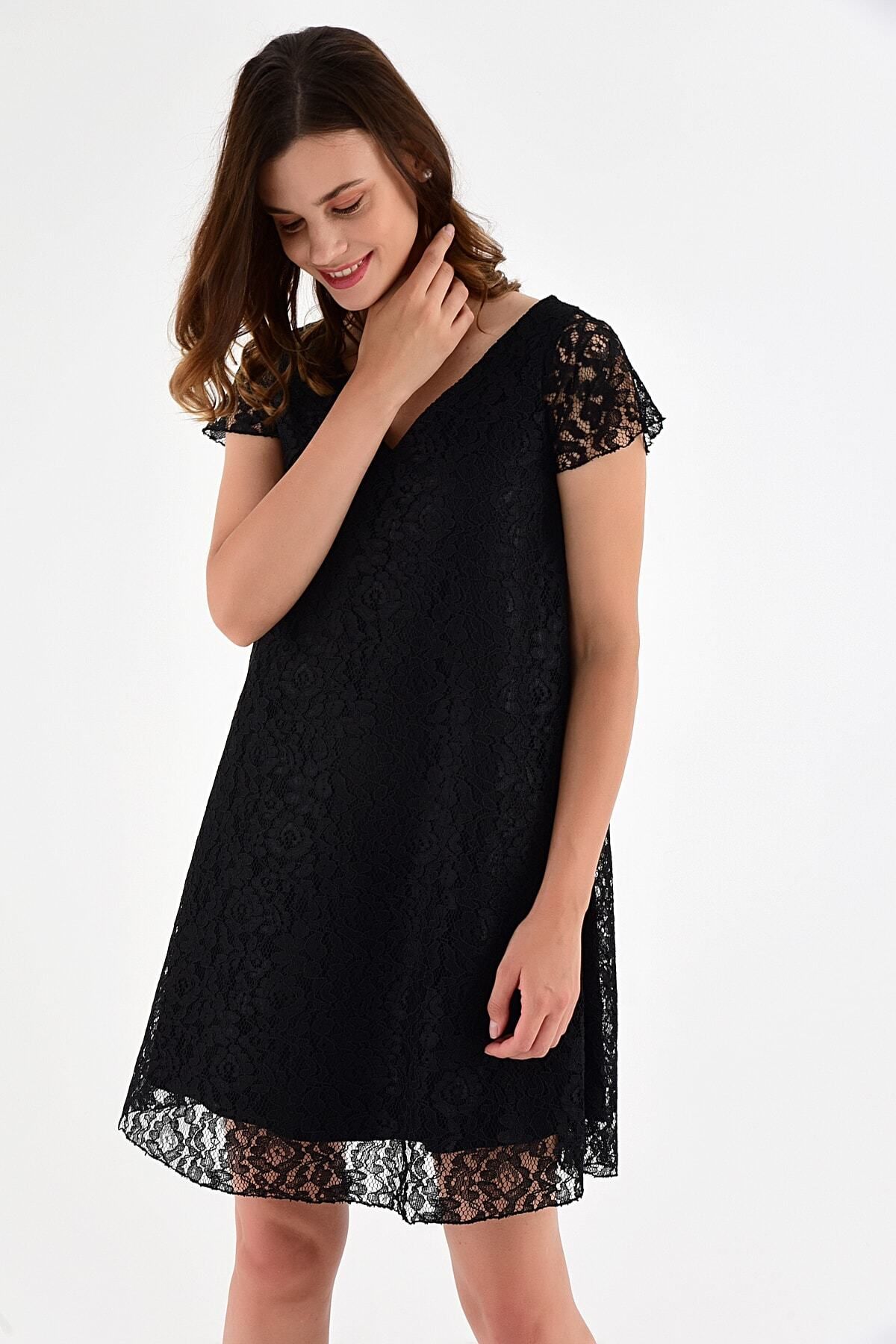 Laranor Kadın Siyah Yaka Detaylı Güpür İşlemeli Dantel Elbise 20L6805