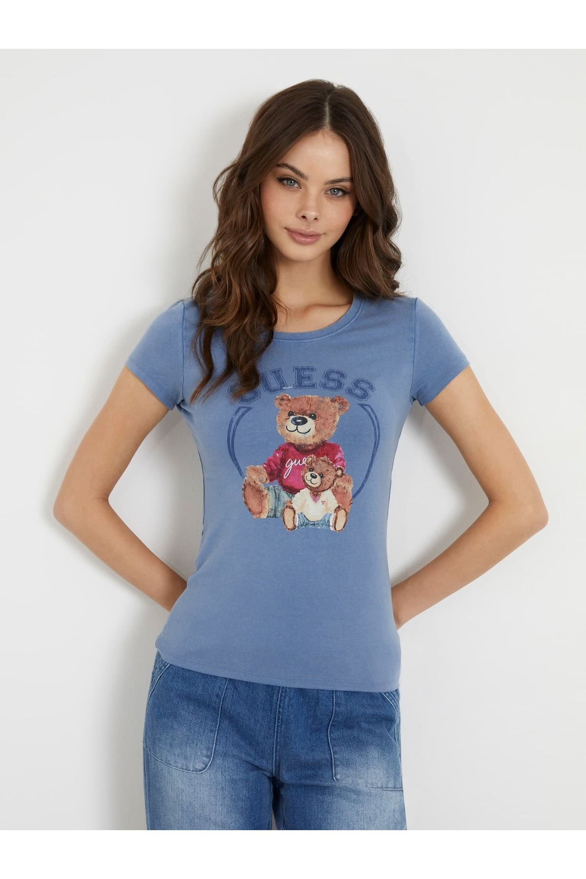 Guess Varsity Bear Kadın Modal Karışımlı Slim Fit T-Shirt