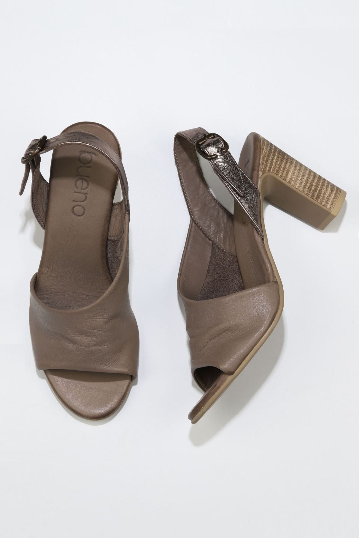 BUENO Shoes Gri Deri Kadın Topuklu Sandalet