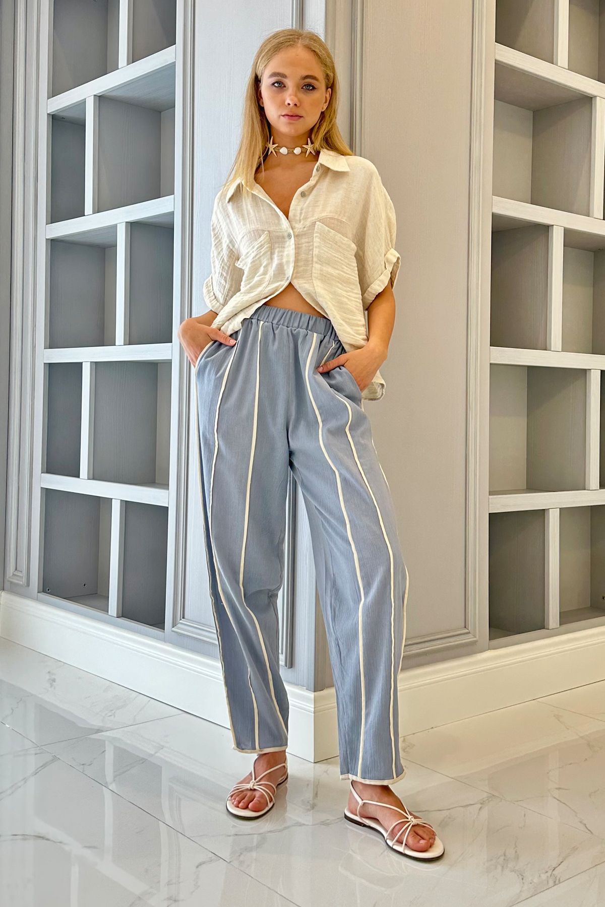 Trend Alaçatı Stili Kadın Mavi Biye Detaylı Çift Cepli Salaş Pamuk Keten Karışımlı Pantolon ALC-X12097