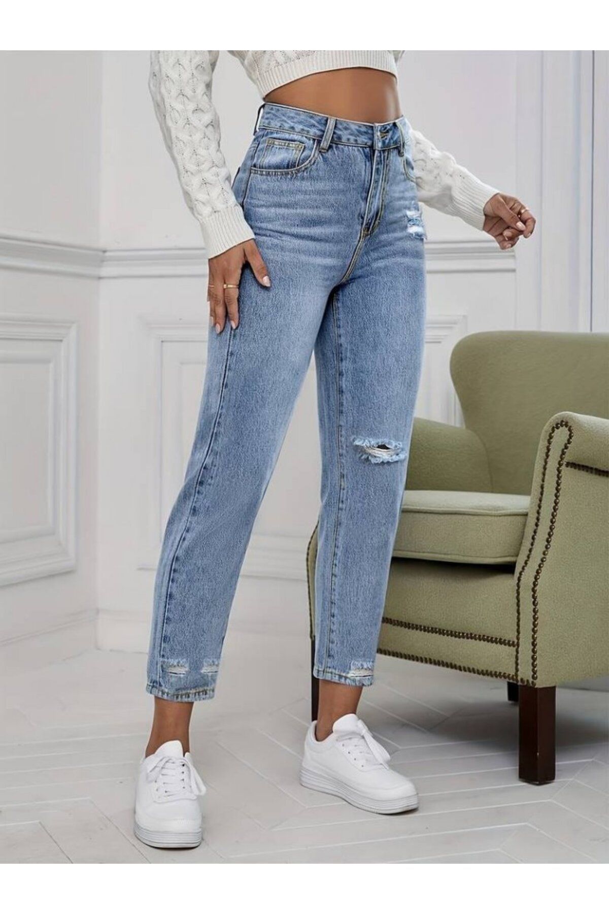 JANES Kadın Açık Mavi Yırtık Detaylı Mom Fit Jean / Kot Pantolon