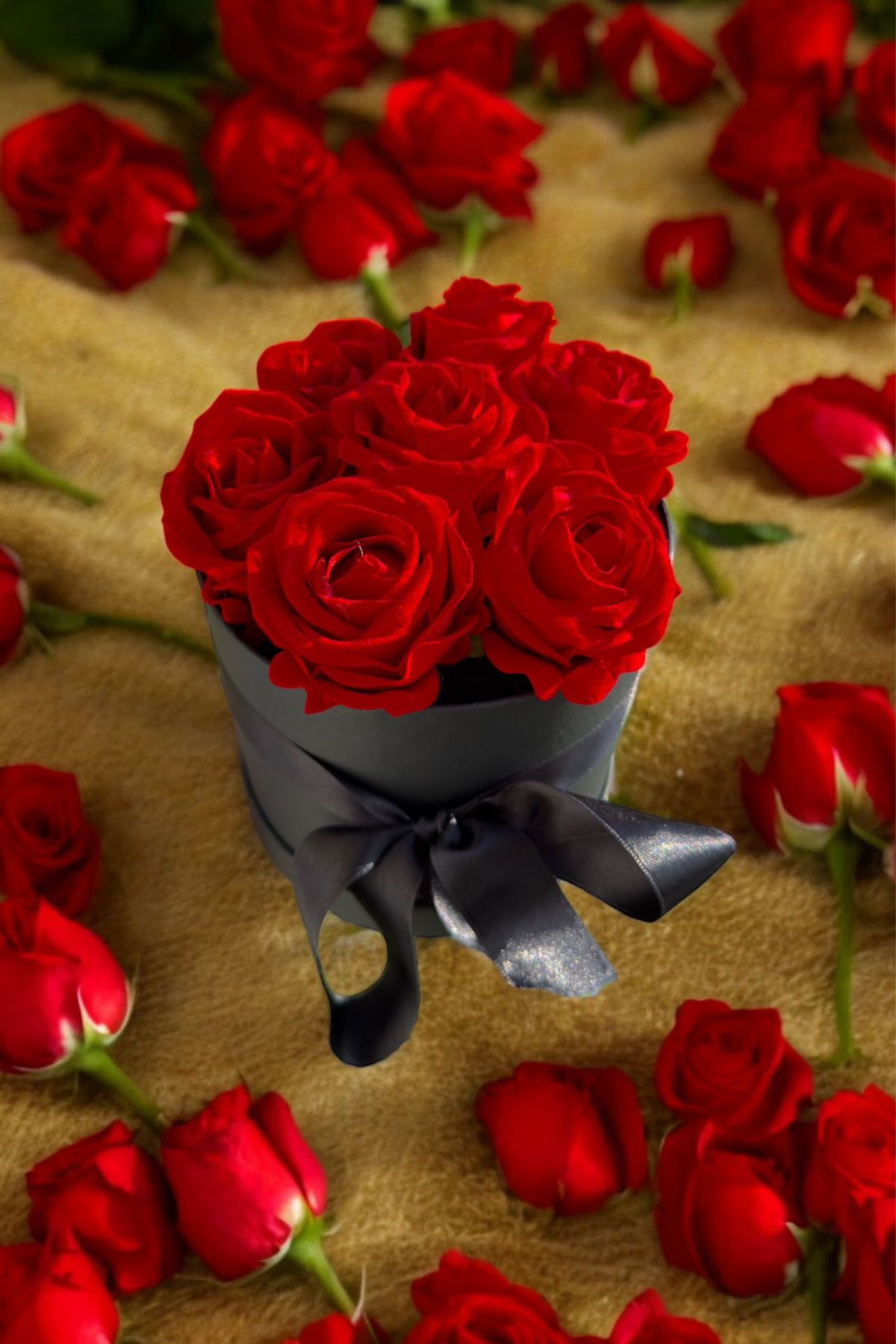 CAPSULE Kırmızı Hediyelik Çiçek Sevgiliye Özel Hediye Doğum Günü Anneler Günü Hediye